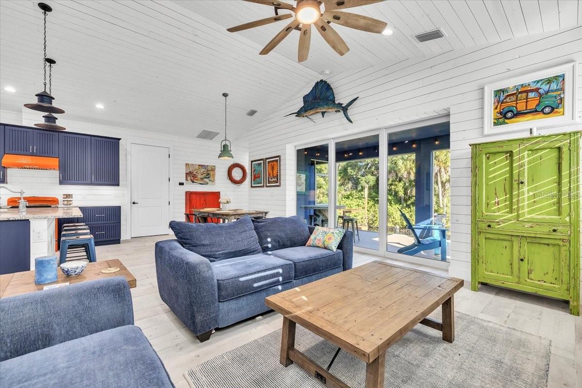 PALM SHORES - Residential