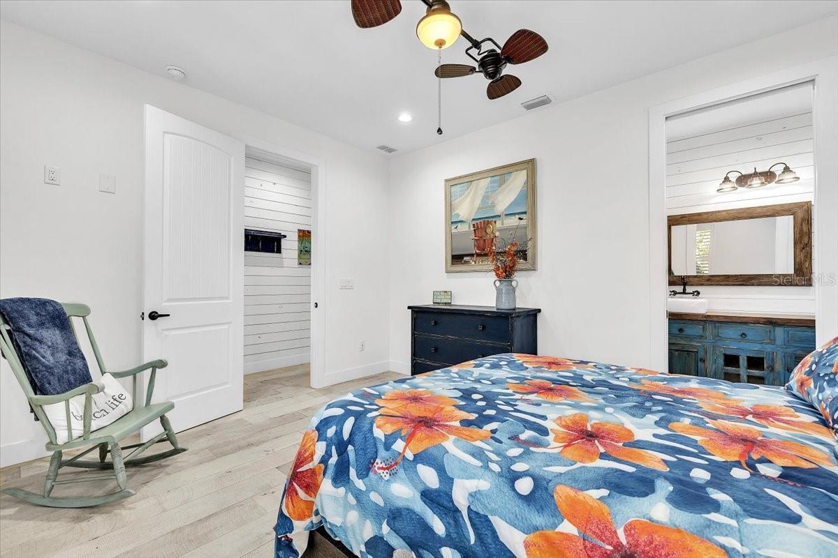 PALM SHORES - Residential