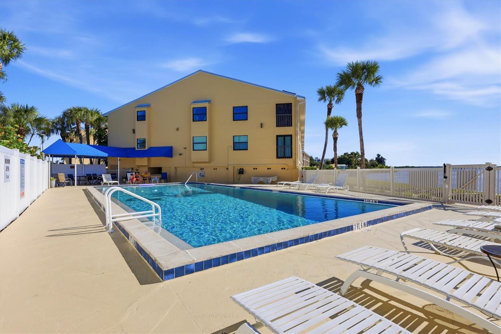 TARPON BAY PH 01 BLDG A - Residential