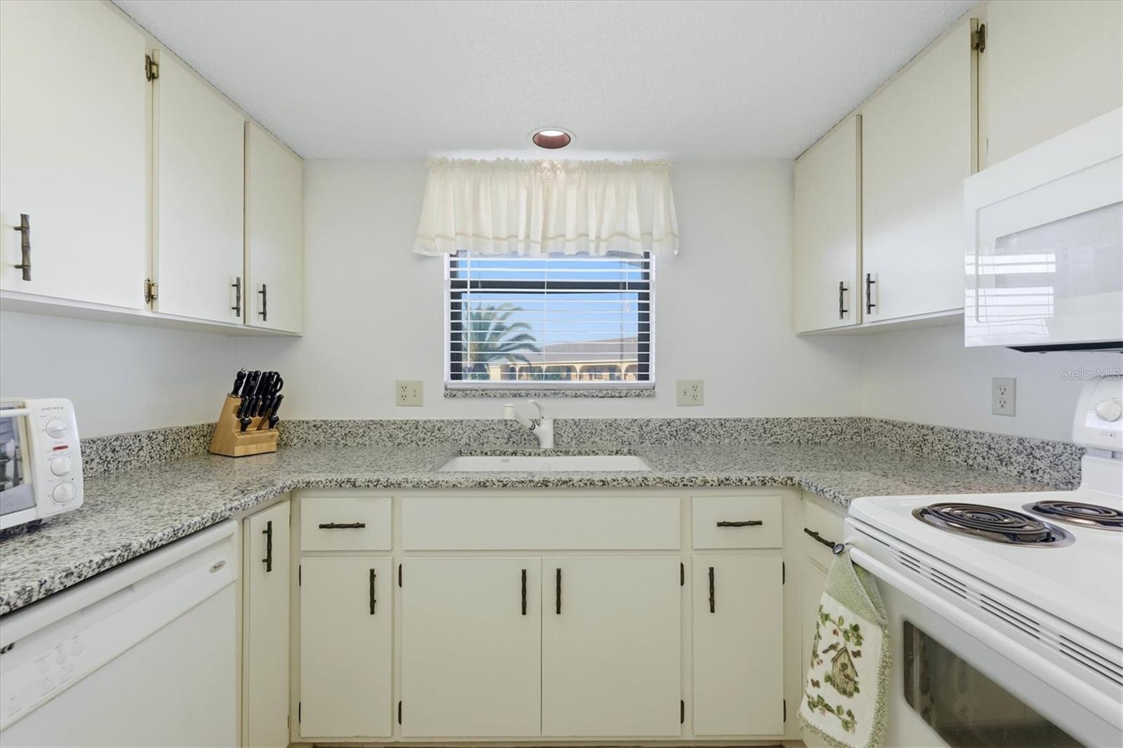 TARPON BAY PH 01 BLDG A - Residential