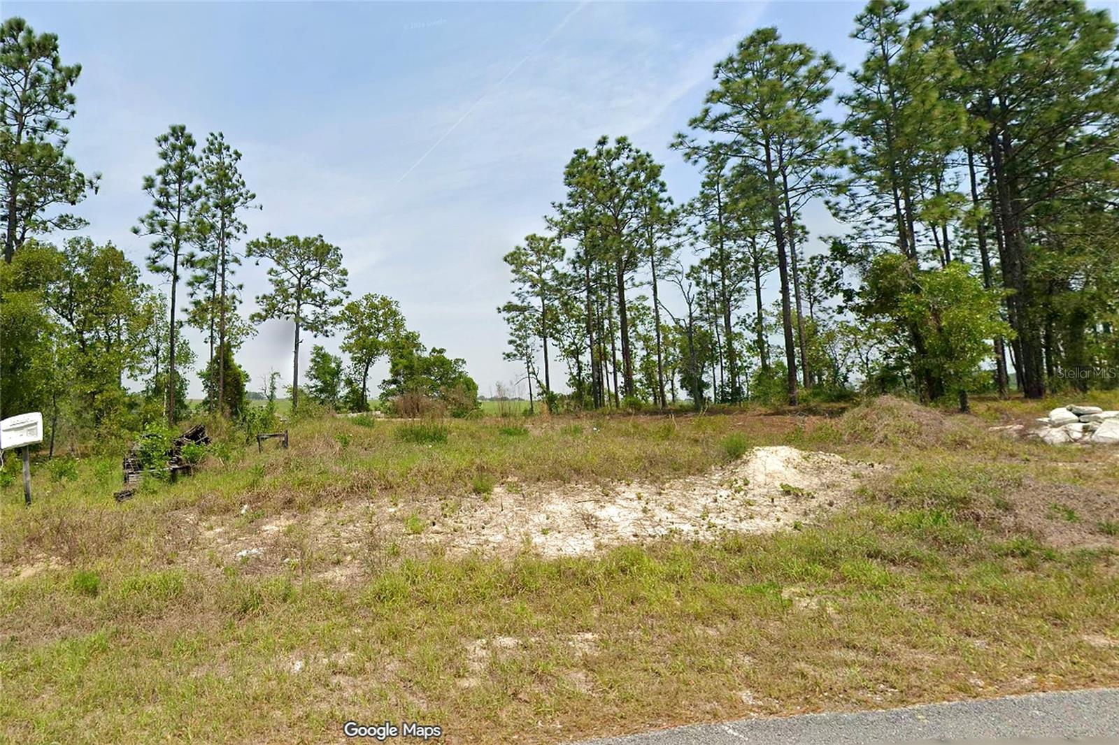 RAINBOW LAKES ESTATE - Land