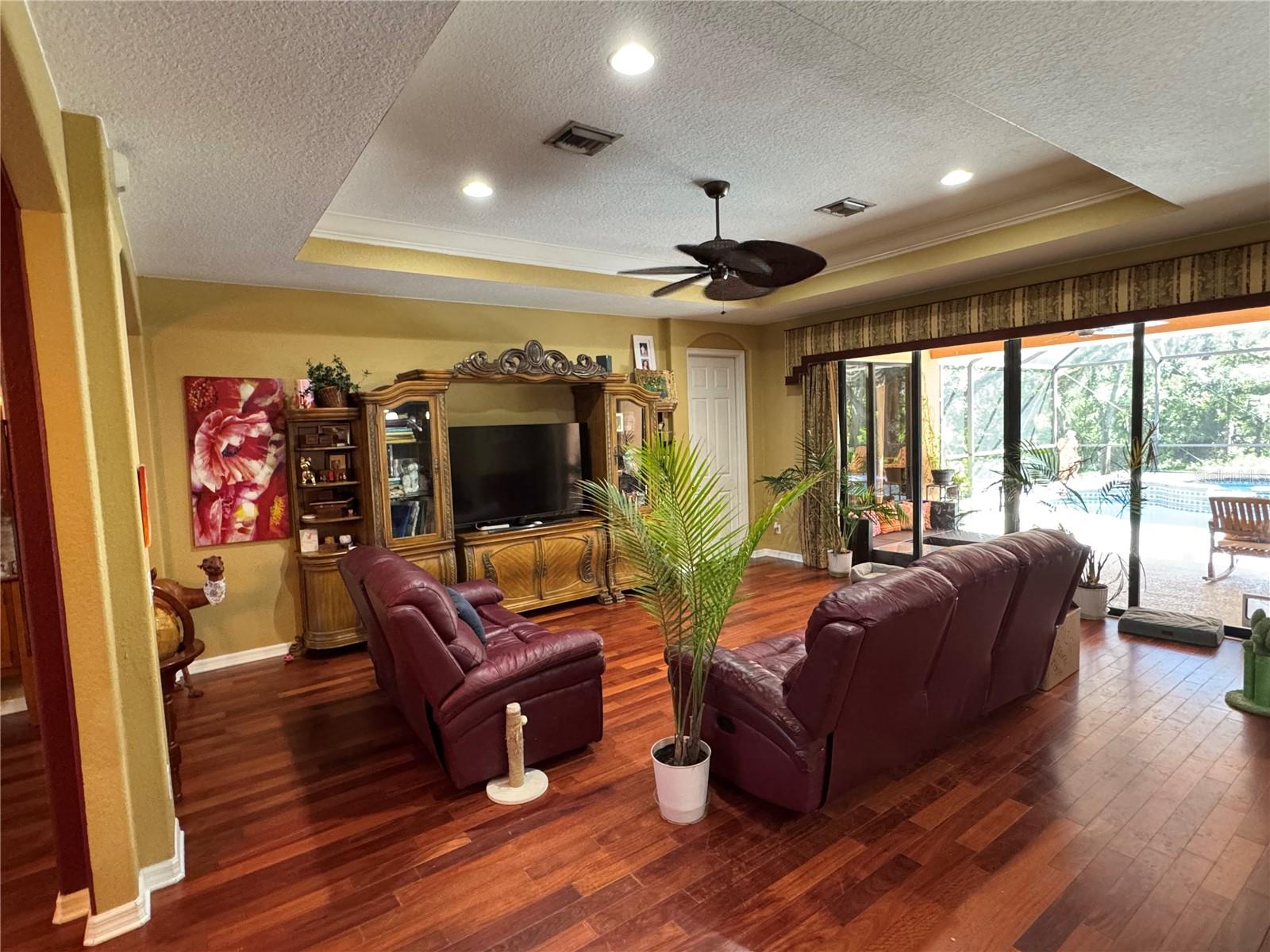 OAK FORD GOLF CLUB - Residential