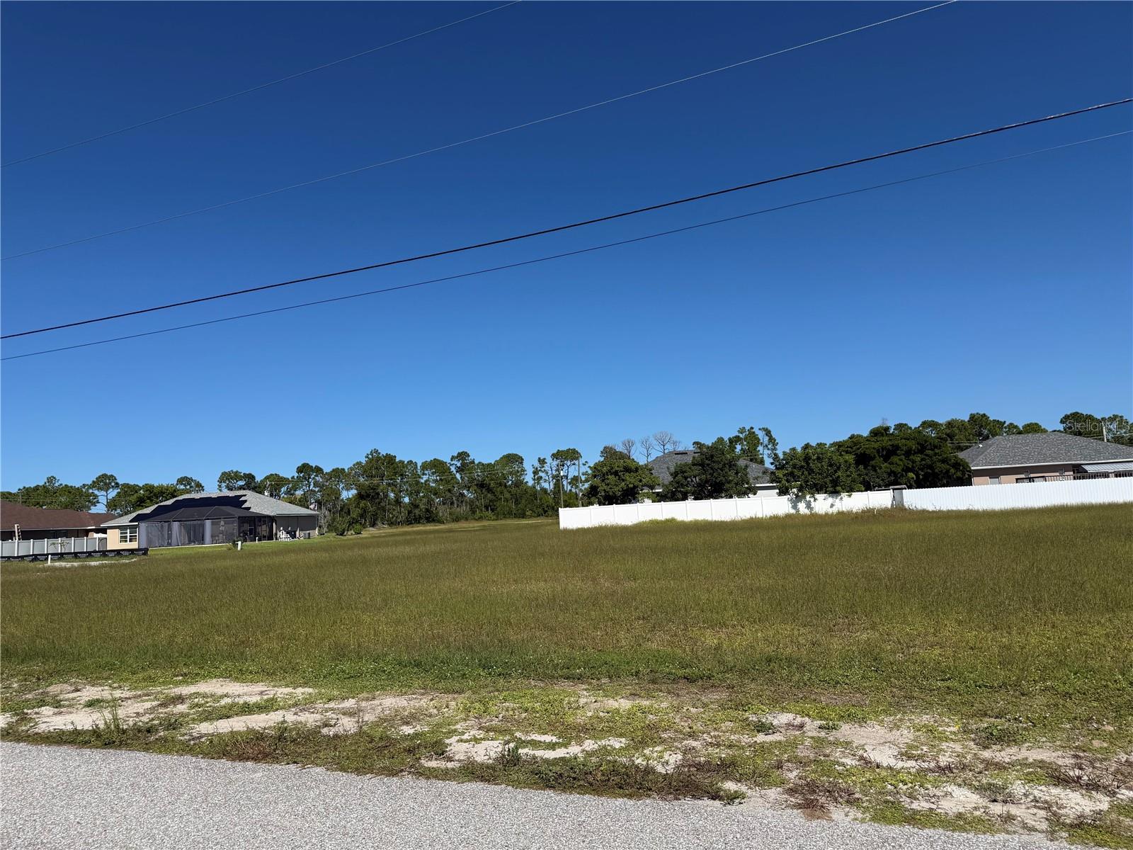 CAPE CORAL - Land