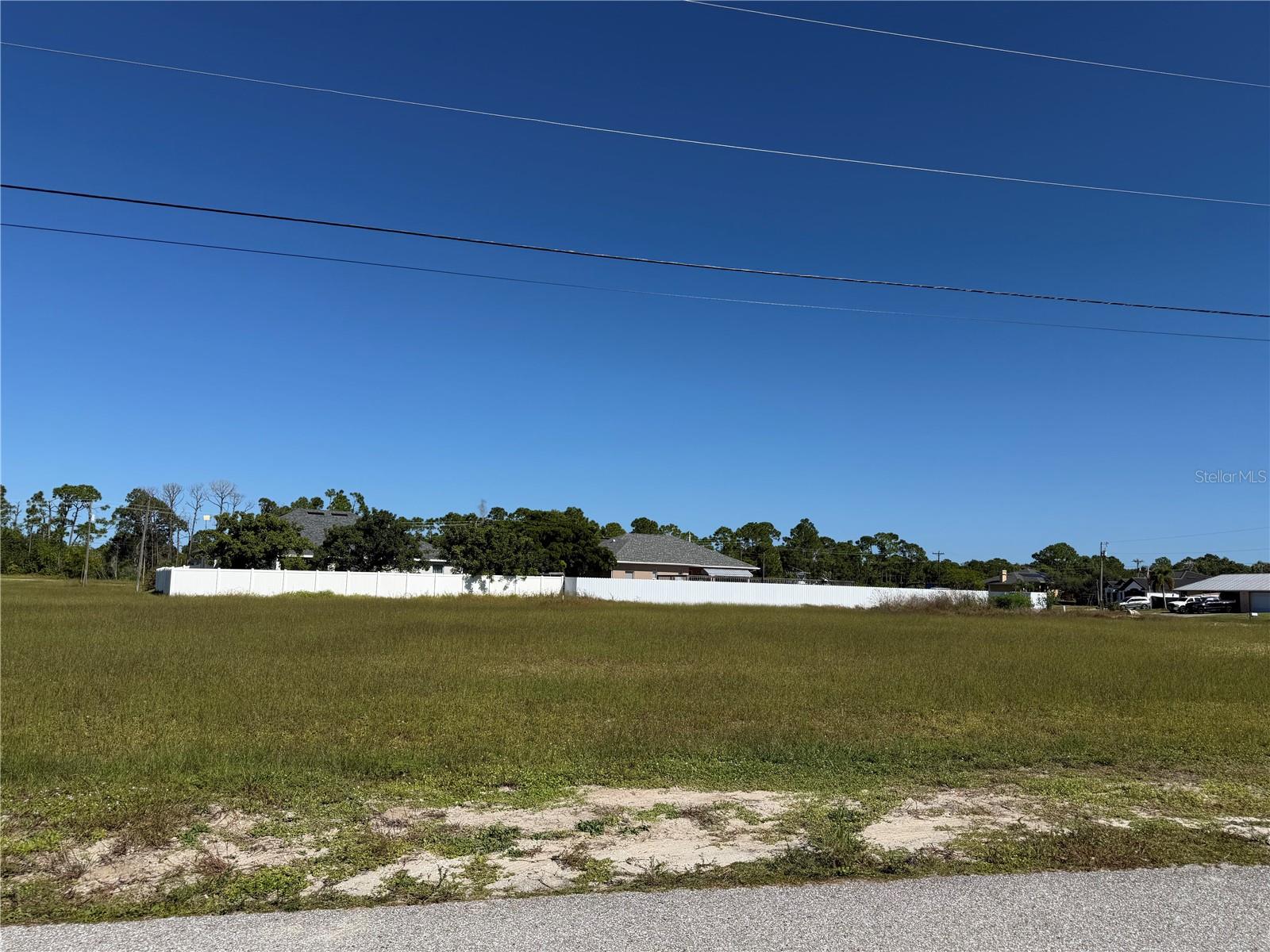 CAPE CORAL - Land