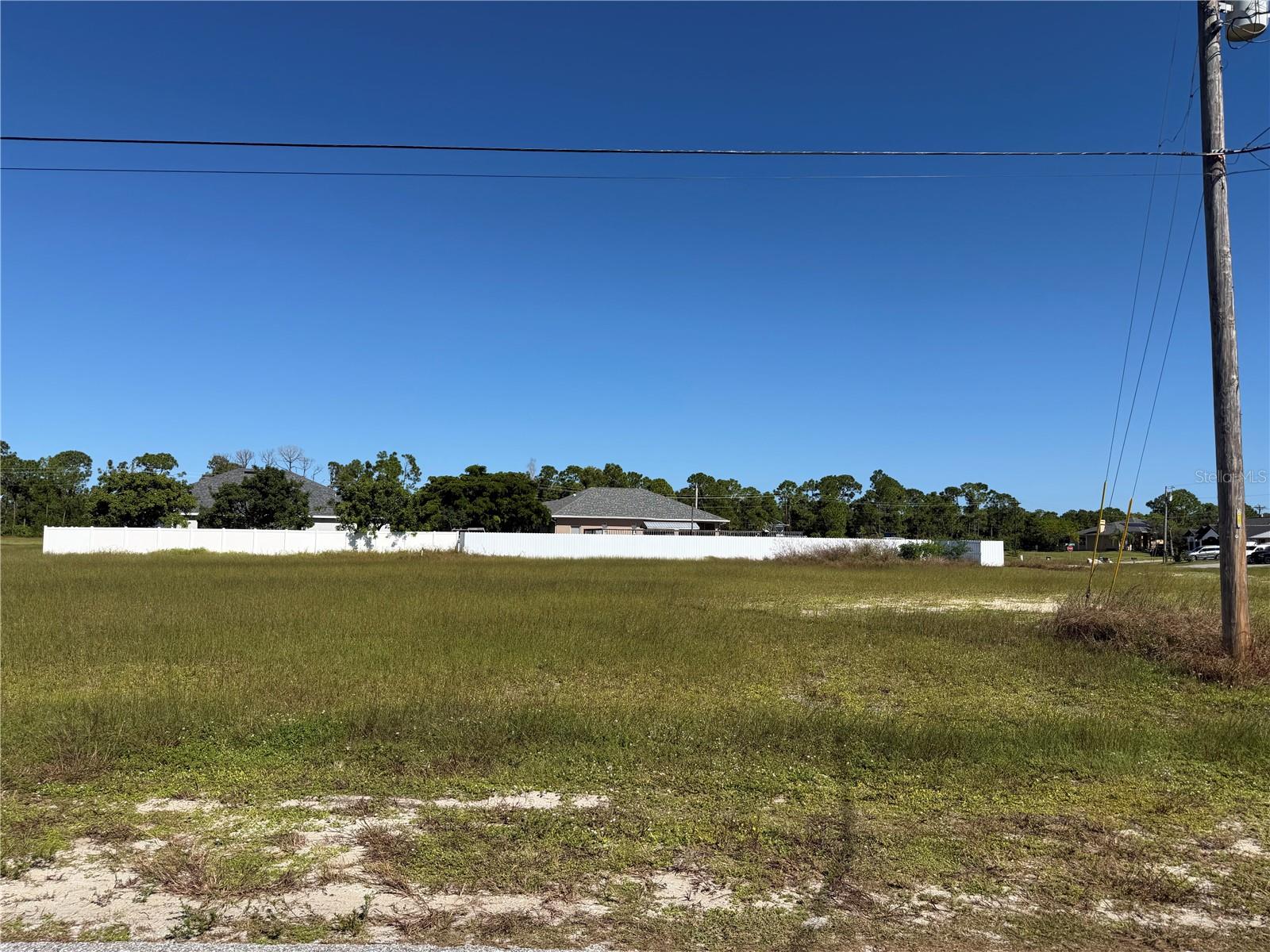 CAPE CORAL - Land