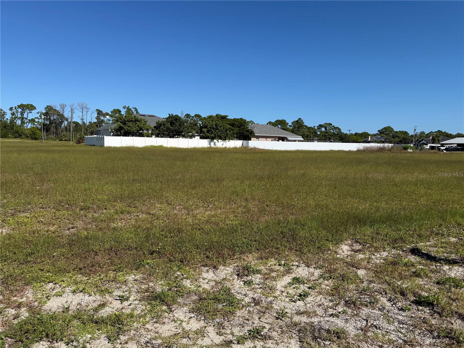 CAPE CORAL - Land