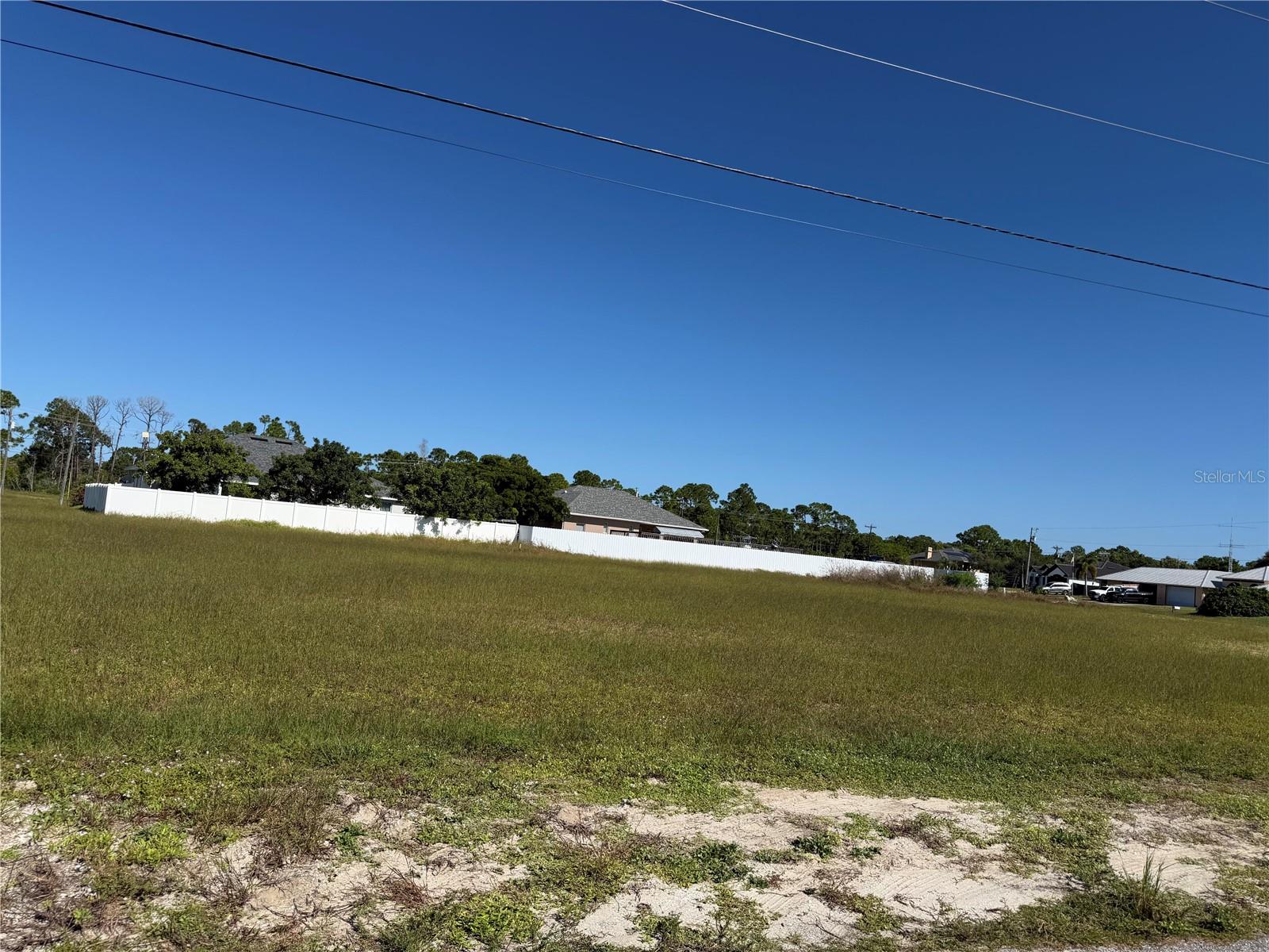 CAPE CORAL - Land