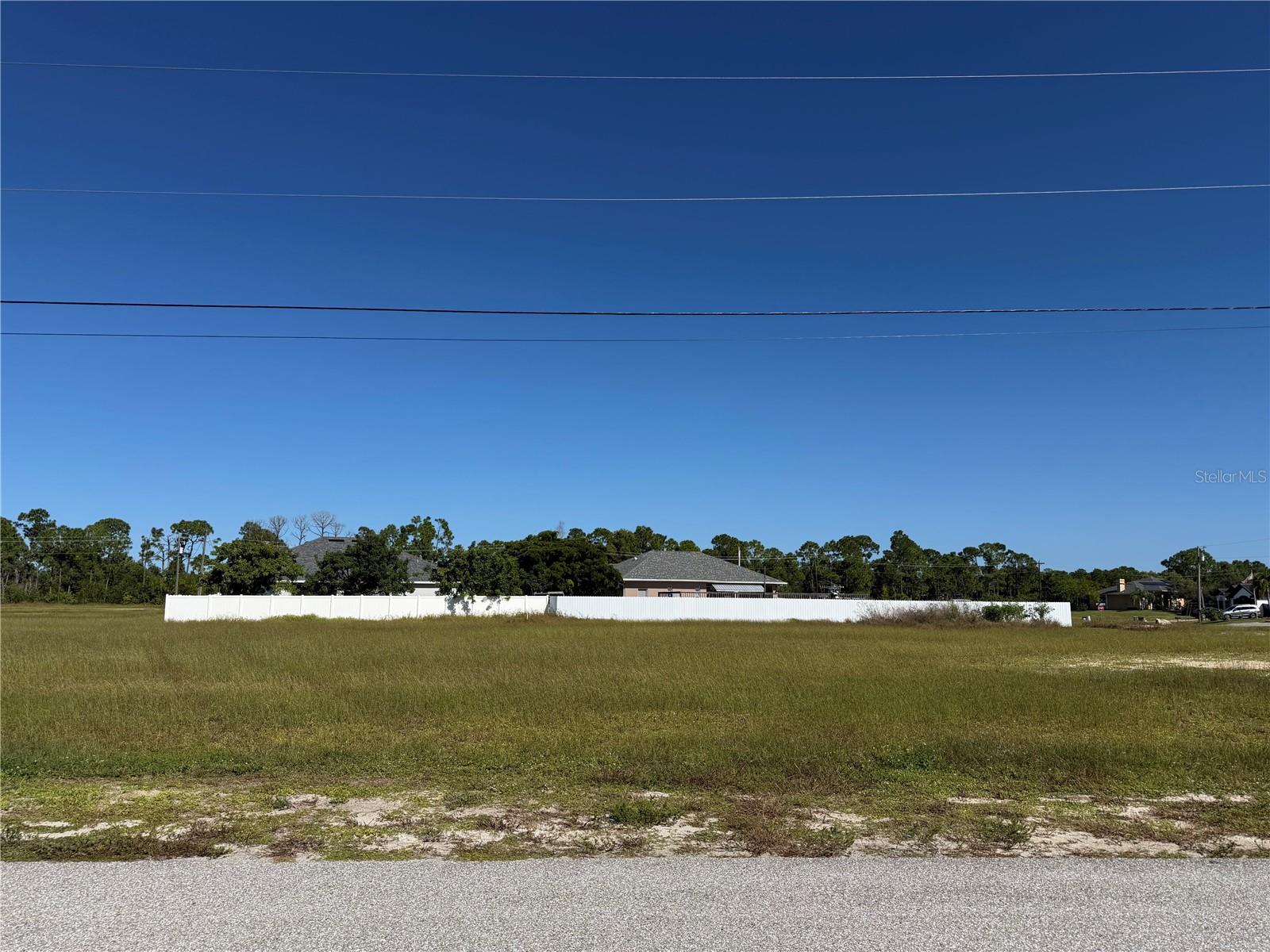 CAPE CORAL - Land