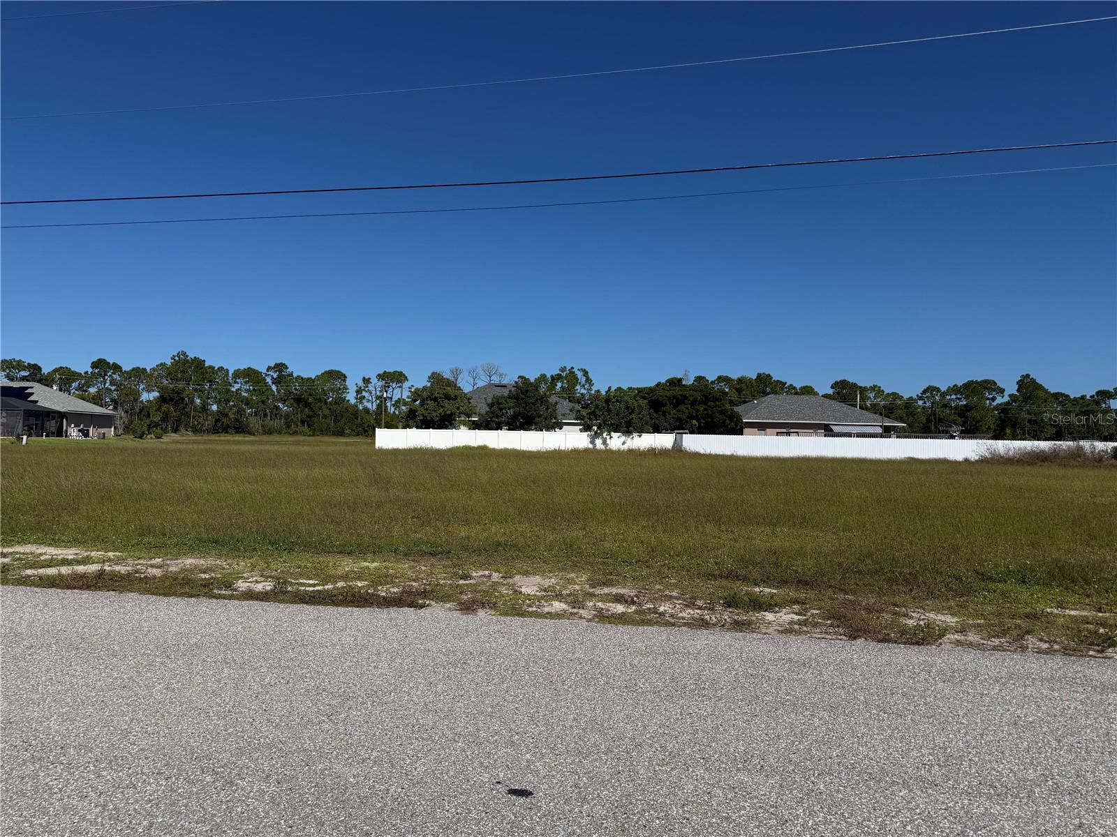 CAPE CORAL - Land