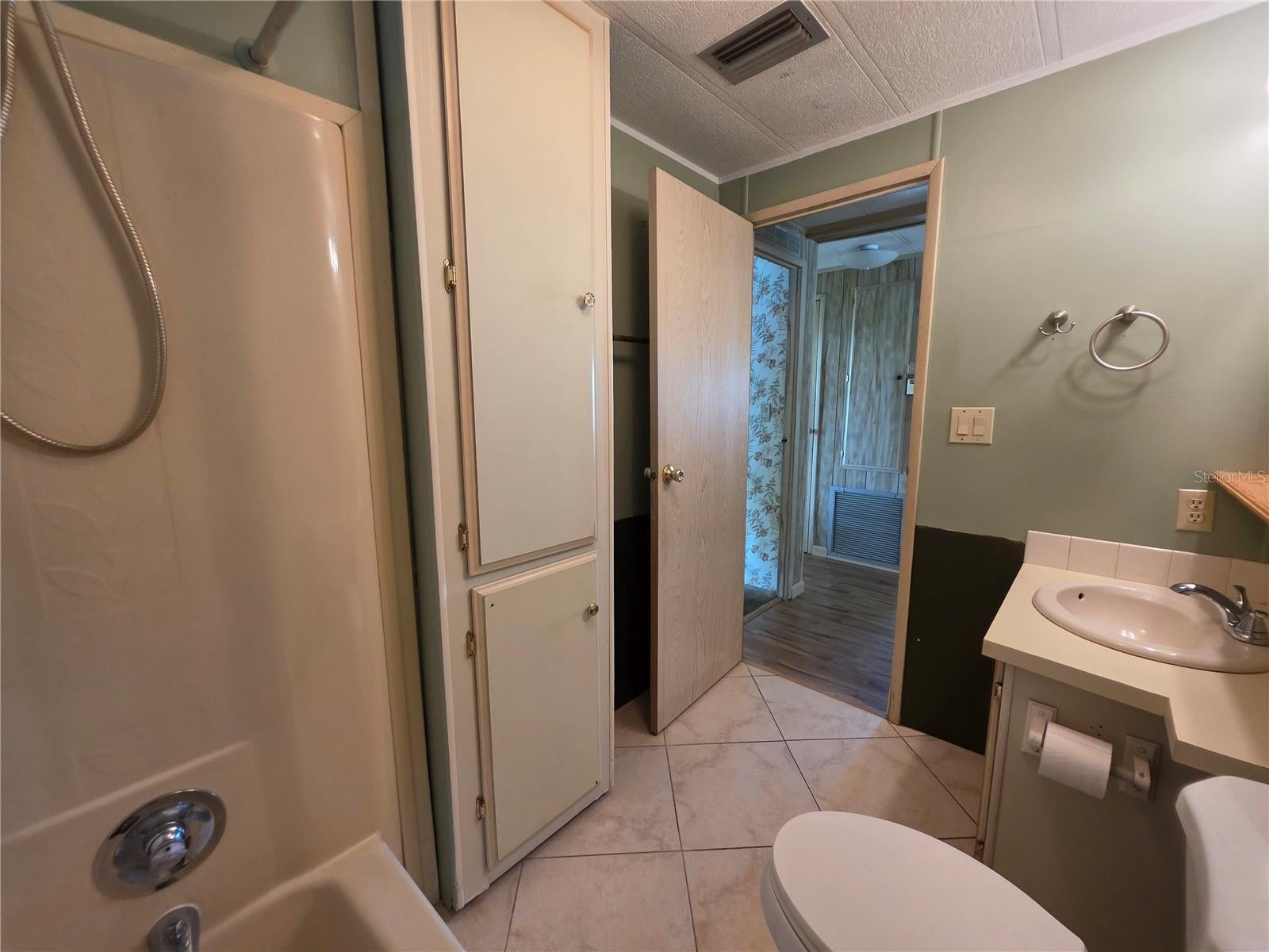 OAK GROVE - Residential