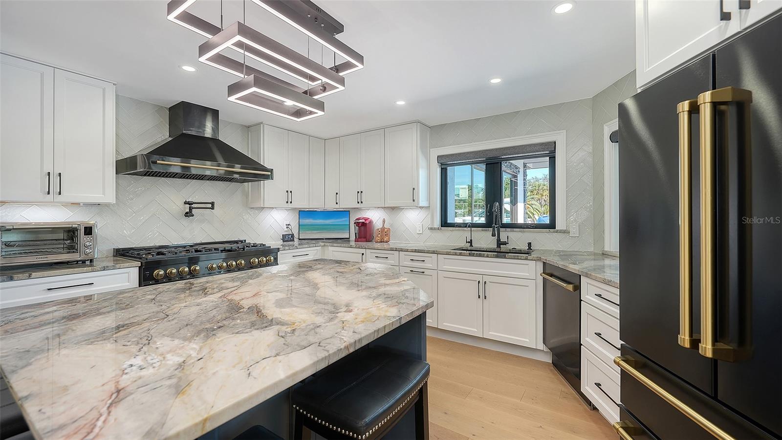 SIESTA ISLES - Residential