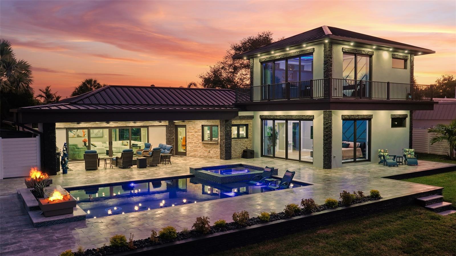 SIESTA ISLES - Residential
