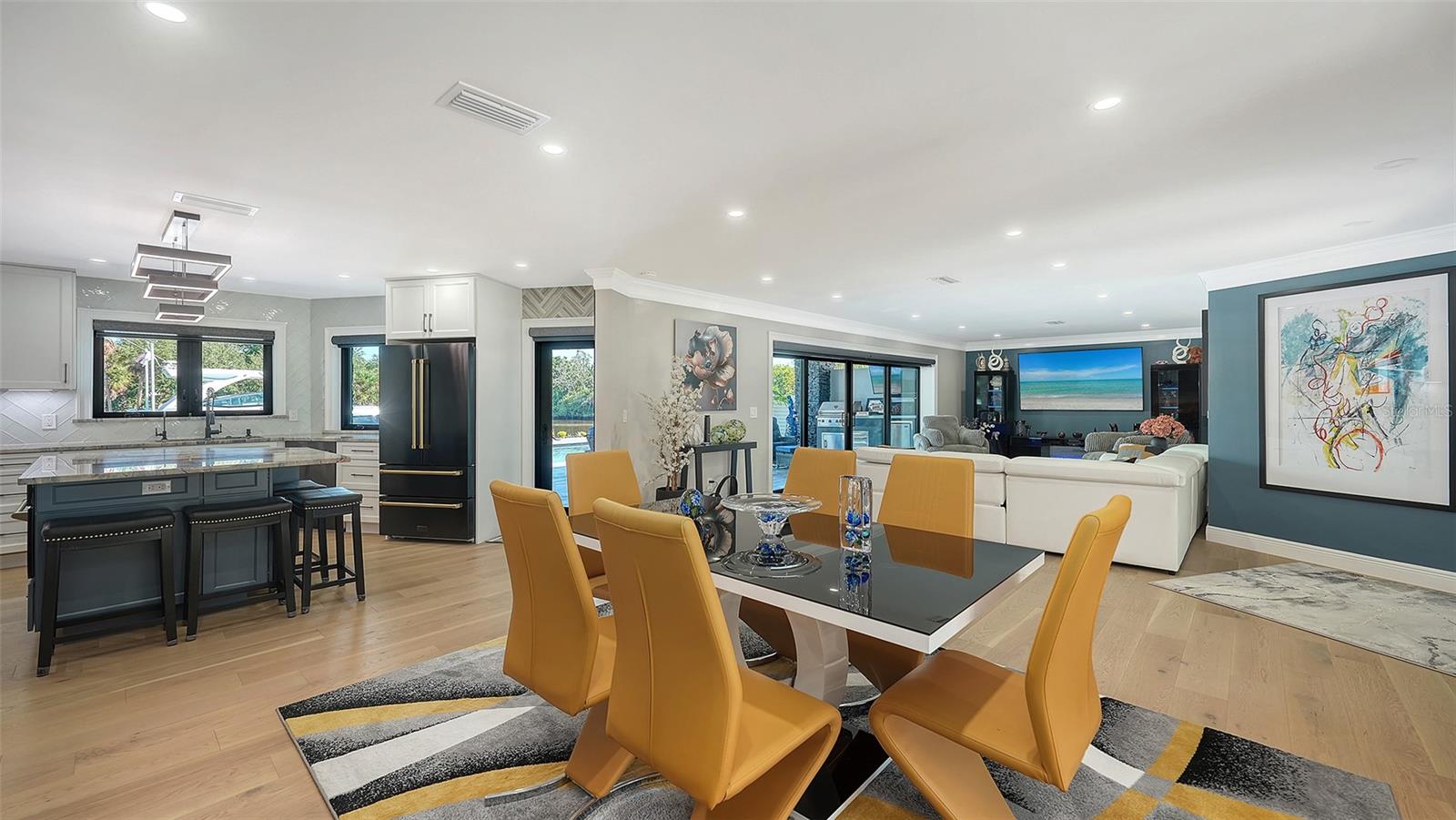 SIESTA ISLES - Residential