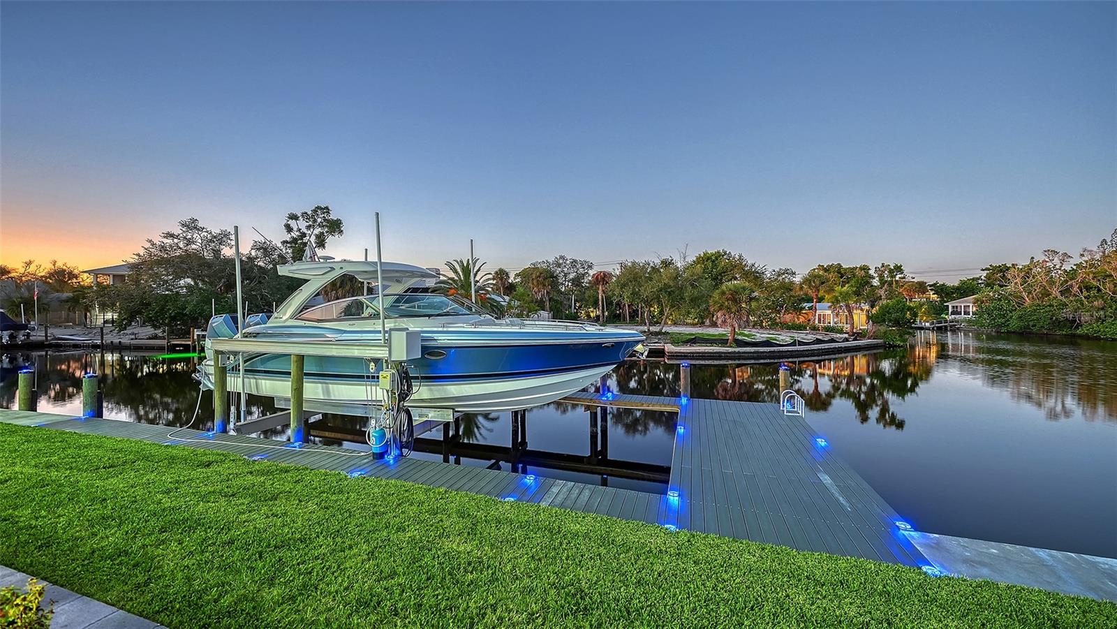SIESTA ISLES - Residential