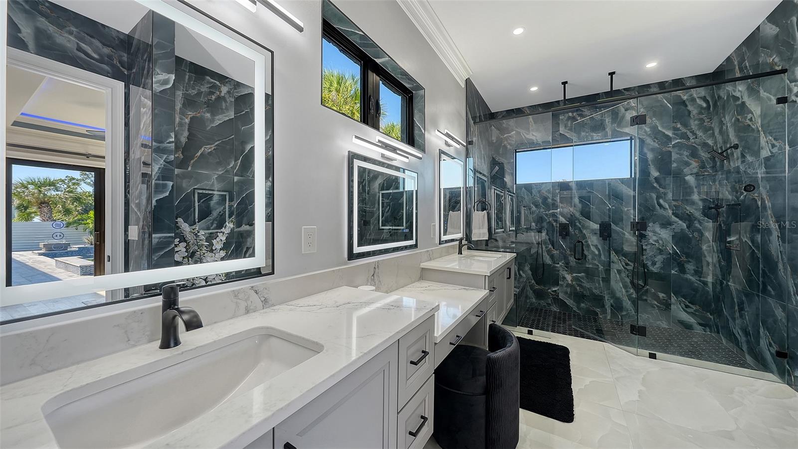 SIESTA ISLES - Residential