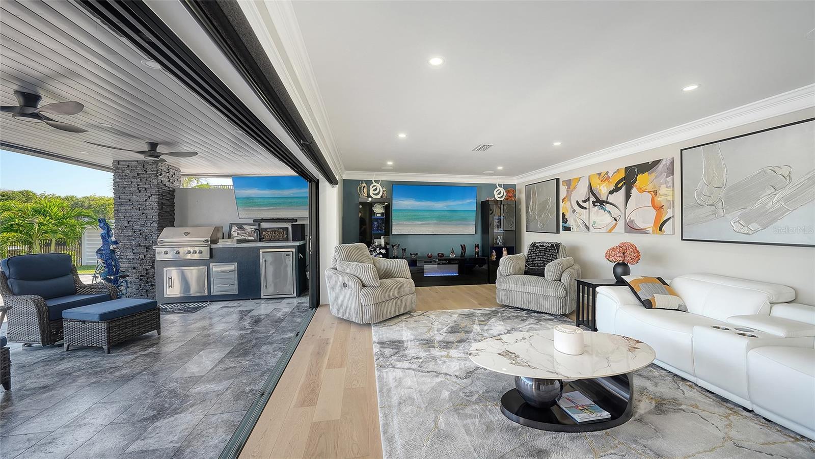 SIESTA ISLES - Residential