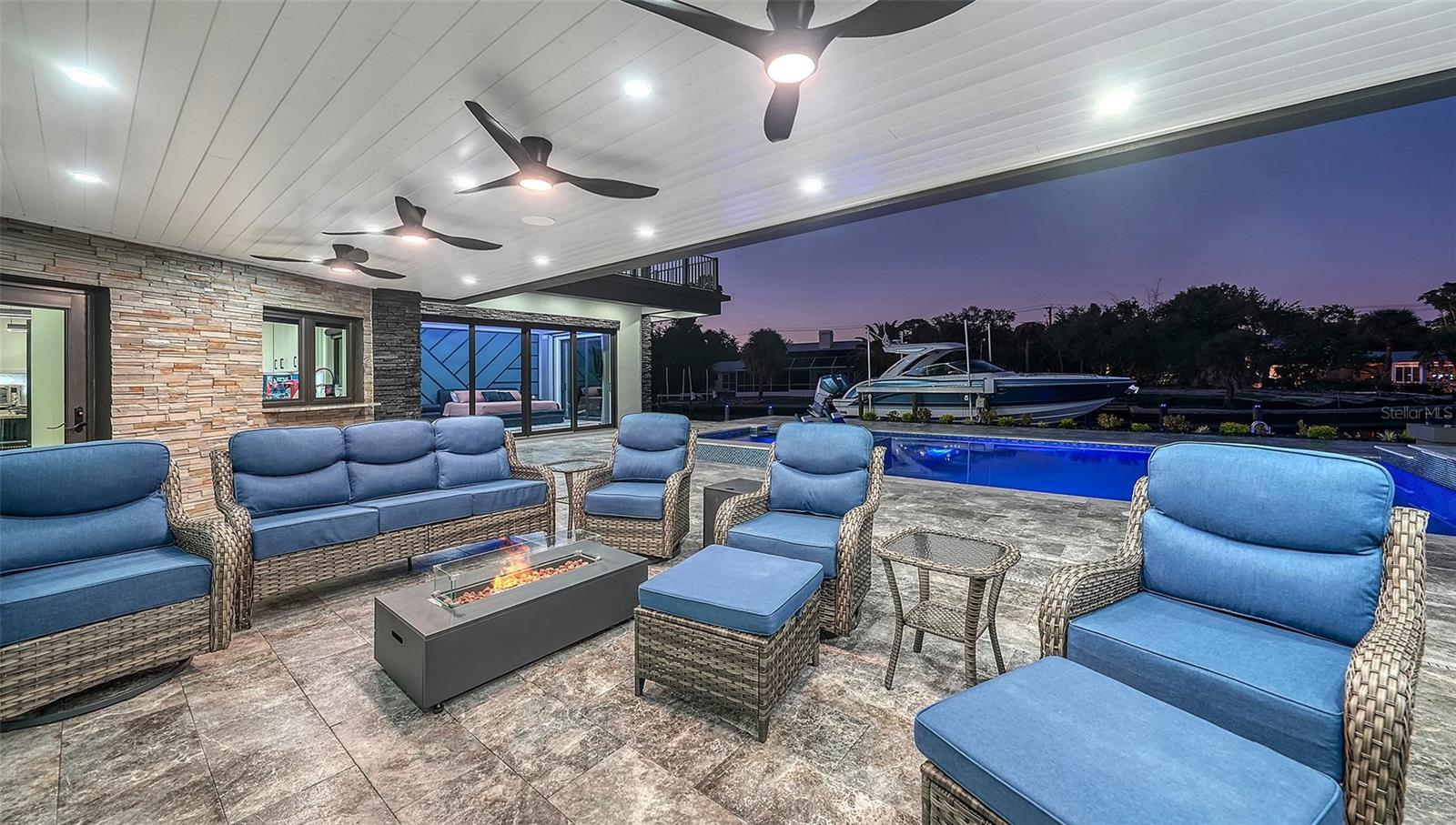 SIESTA ISLES - Residential