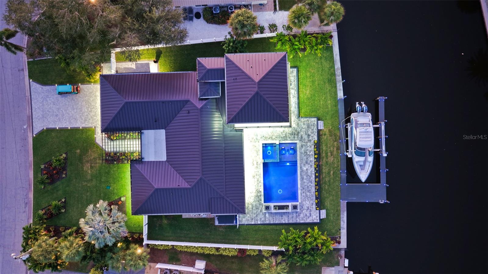 SIESTA ISLES - Residential