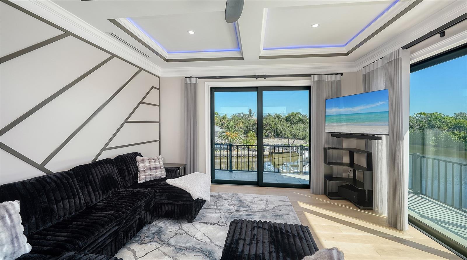 SIESTA ISLES - Residential