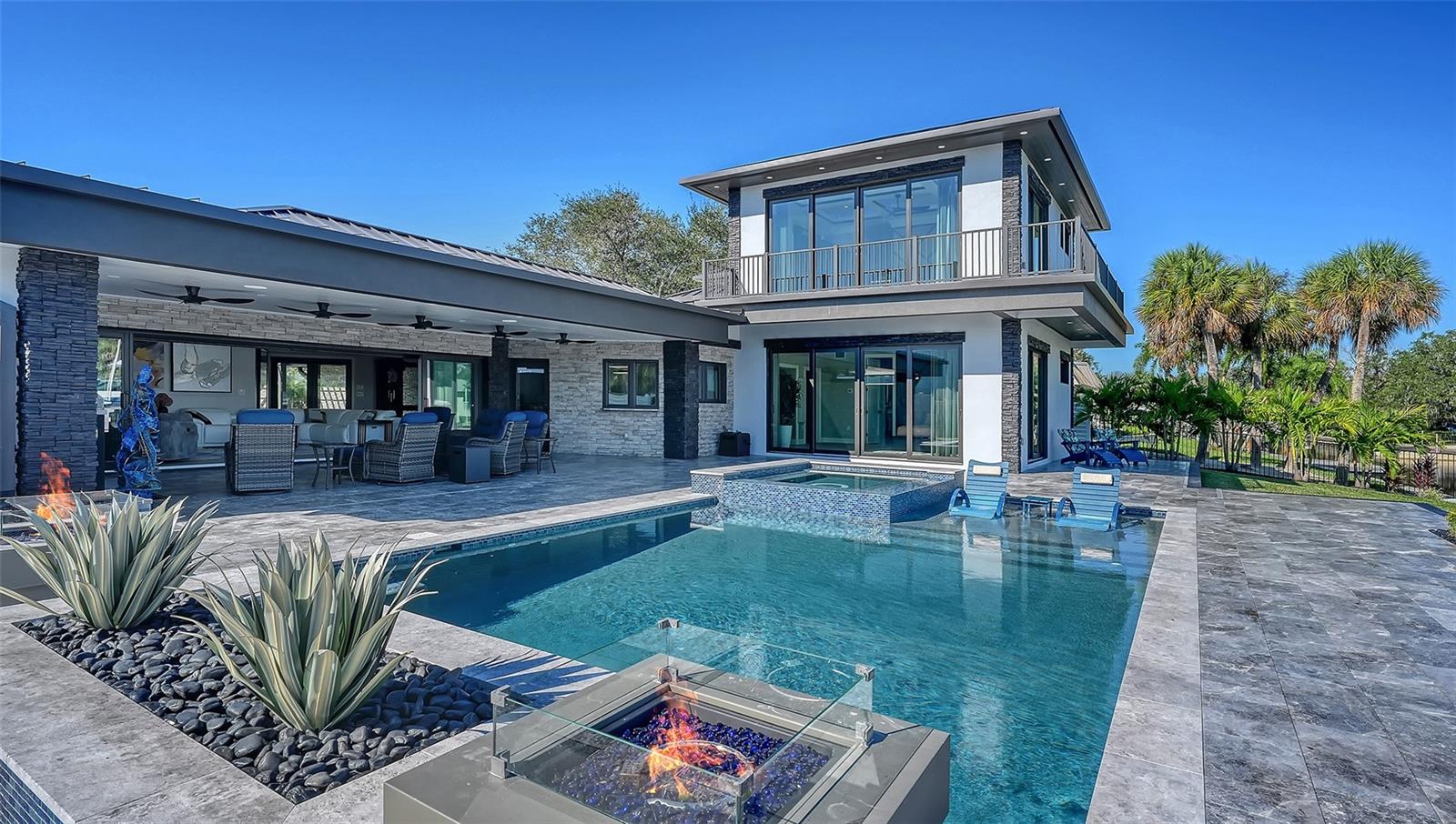SIESTA ISLES - Residential