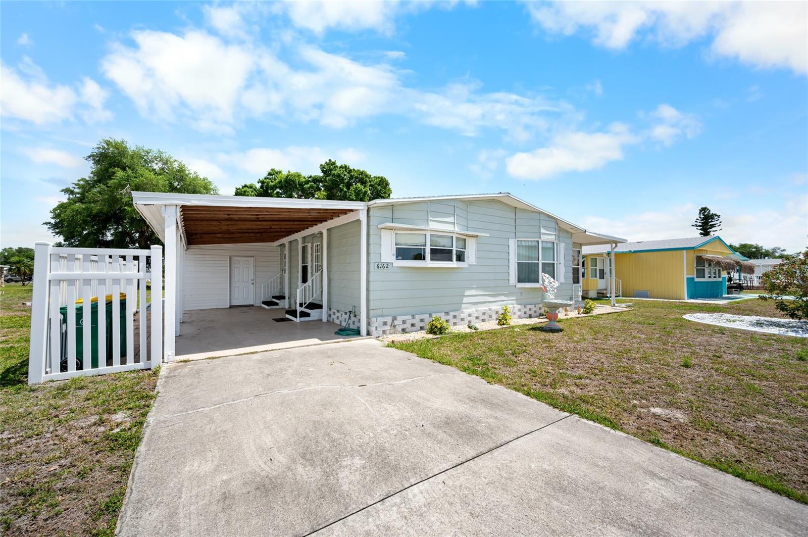 LEMON BAY ISLES PH 02 - Residential