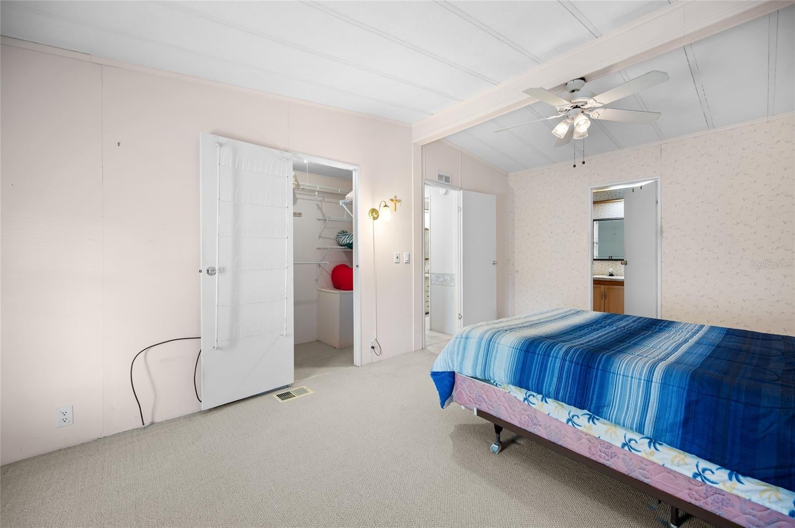 LEMON BAY ISLES PH 02 - Residential