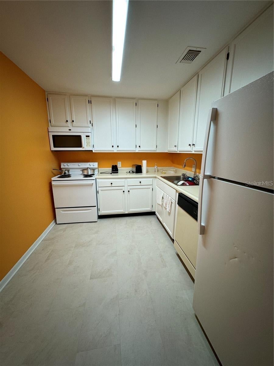 CYPRESS POINTE/LK ORLANDO - Residential