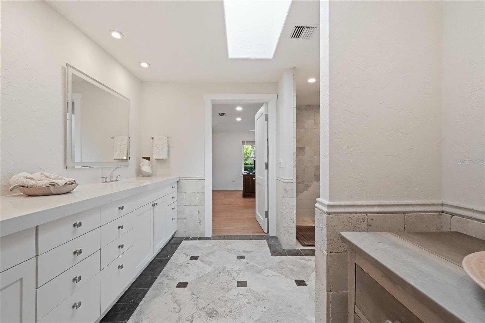 JOHNSON ESTATES - Residential