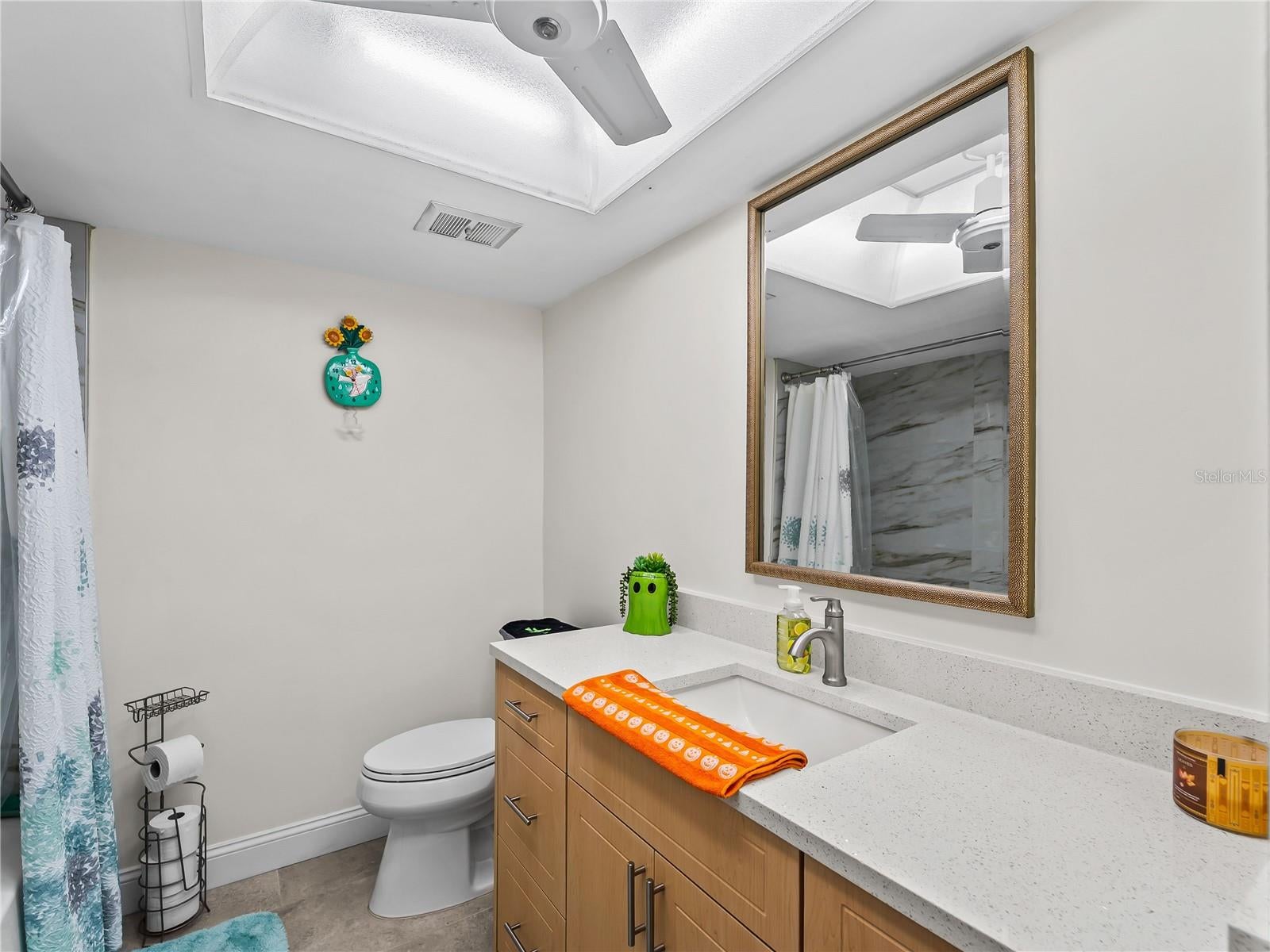 LITTLE HICKORY SHORES UNIT 3 - Residential