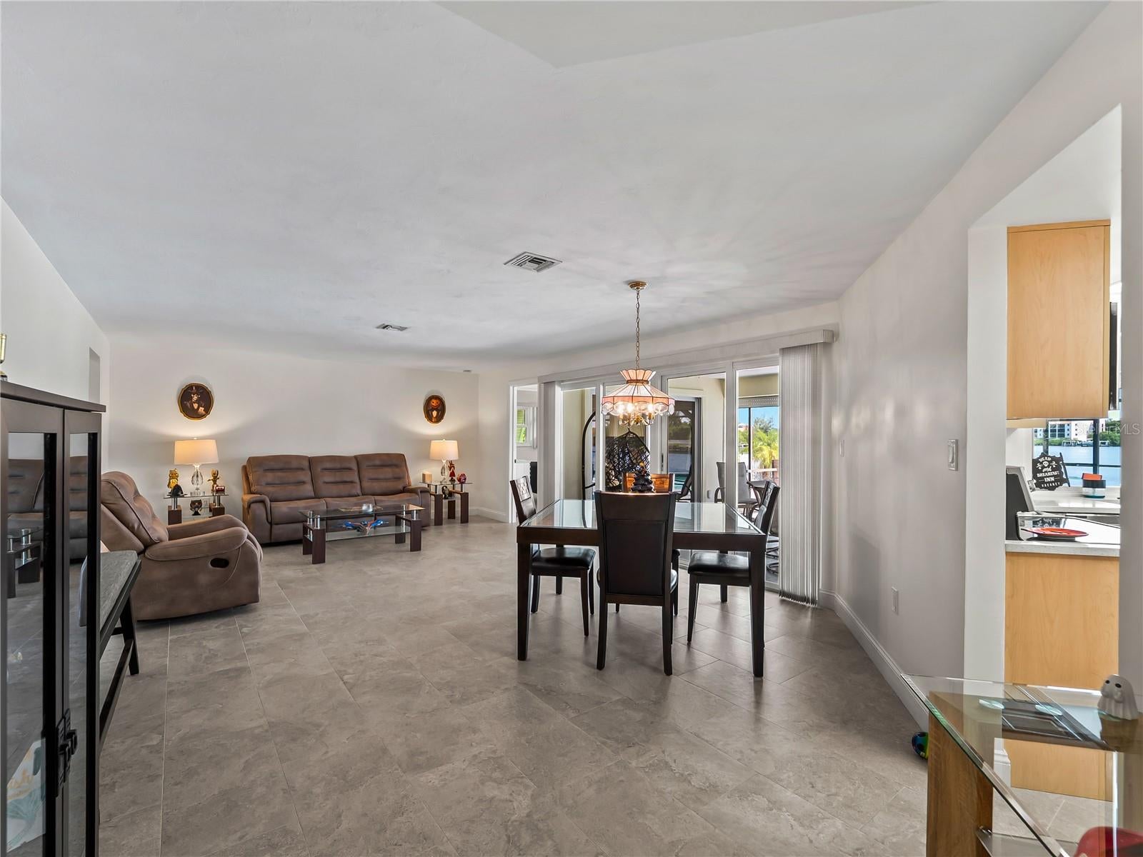 LITTLE HICKORY SHORES UNIT 3 - Residential