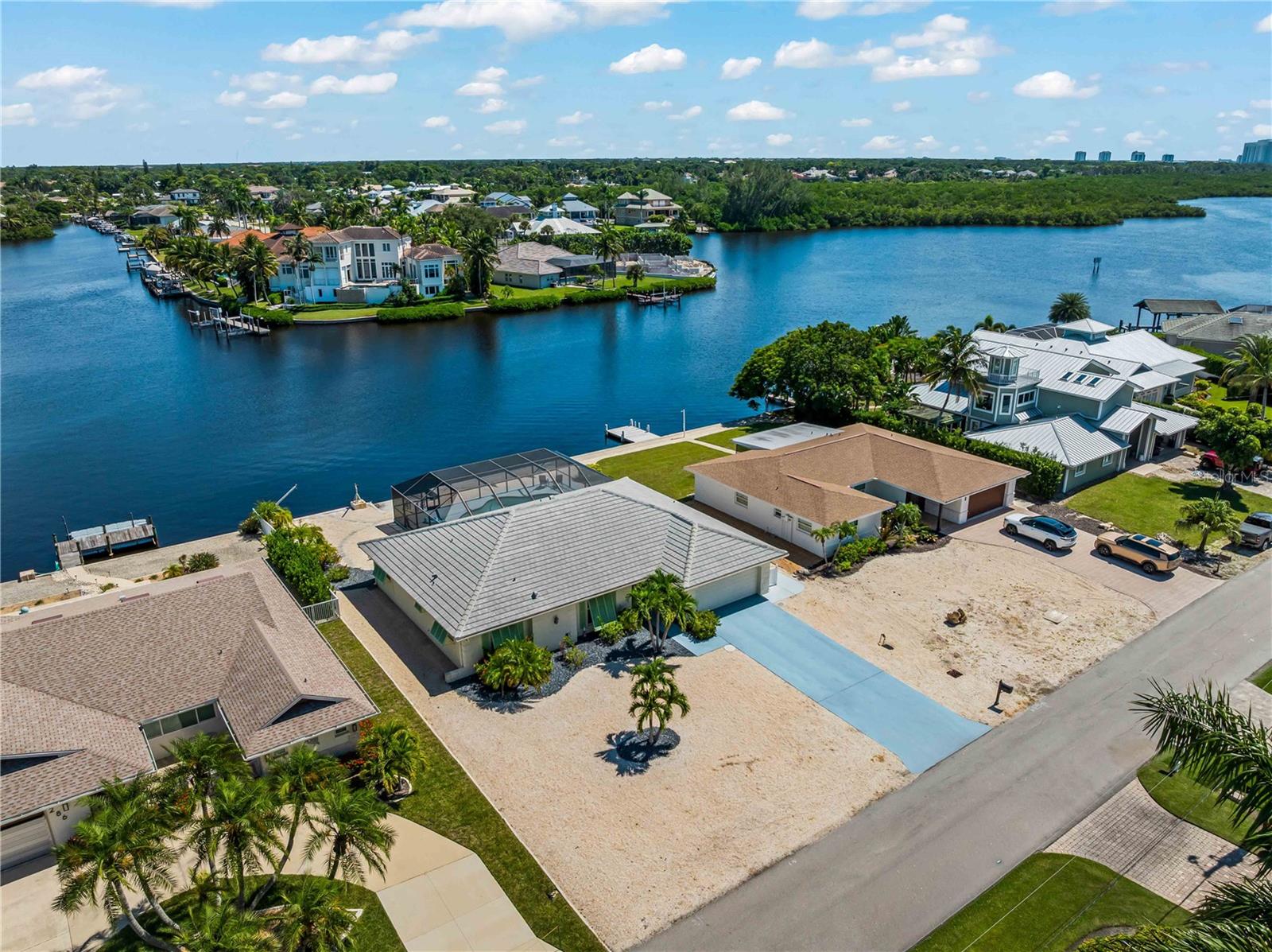 LITTLE HICKORY SHORES UNIT 3 - Residential