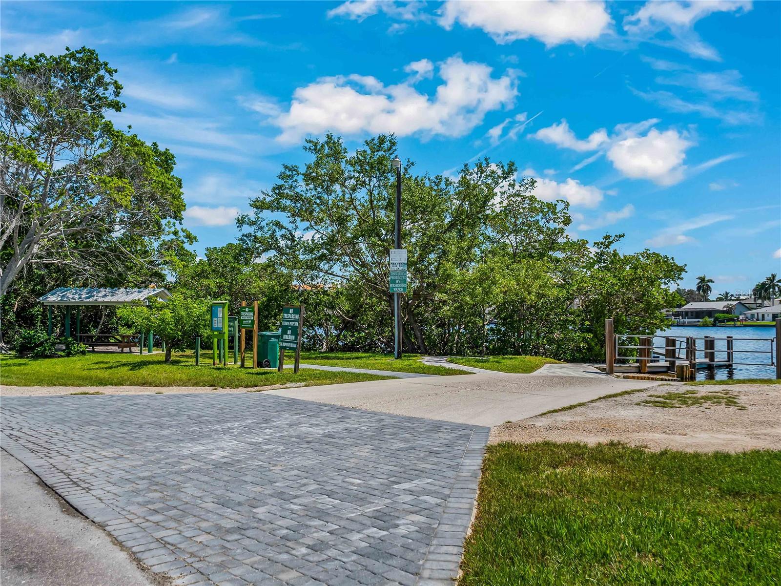LITTLE HICKORY SHORES UNIT 3 - Residential