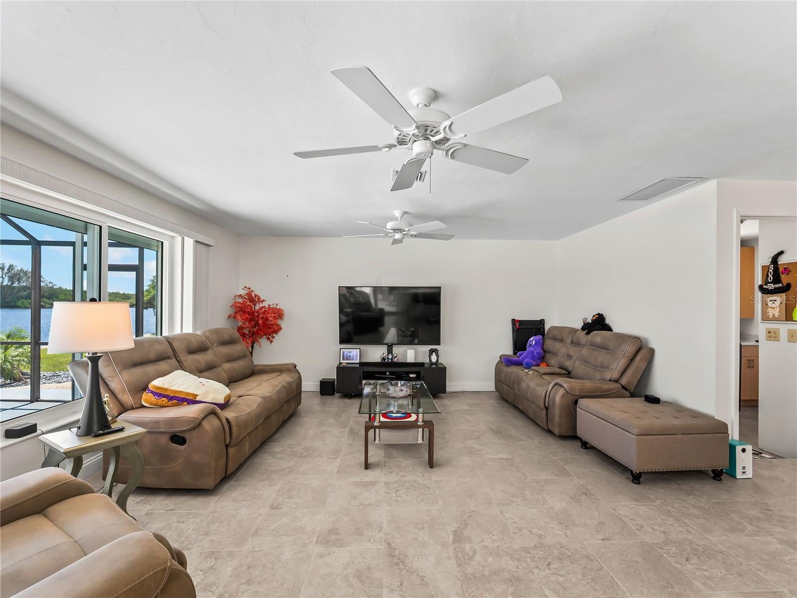 LITTLE HICKORY SHORES UNIT 3 - Residential