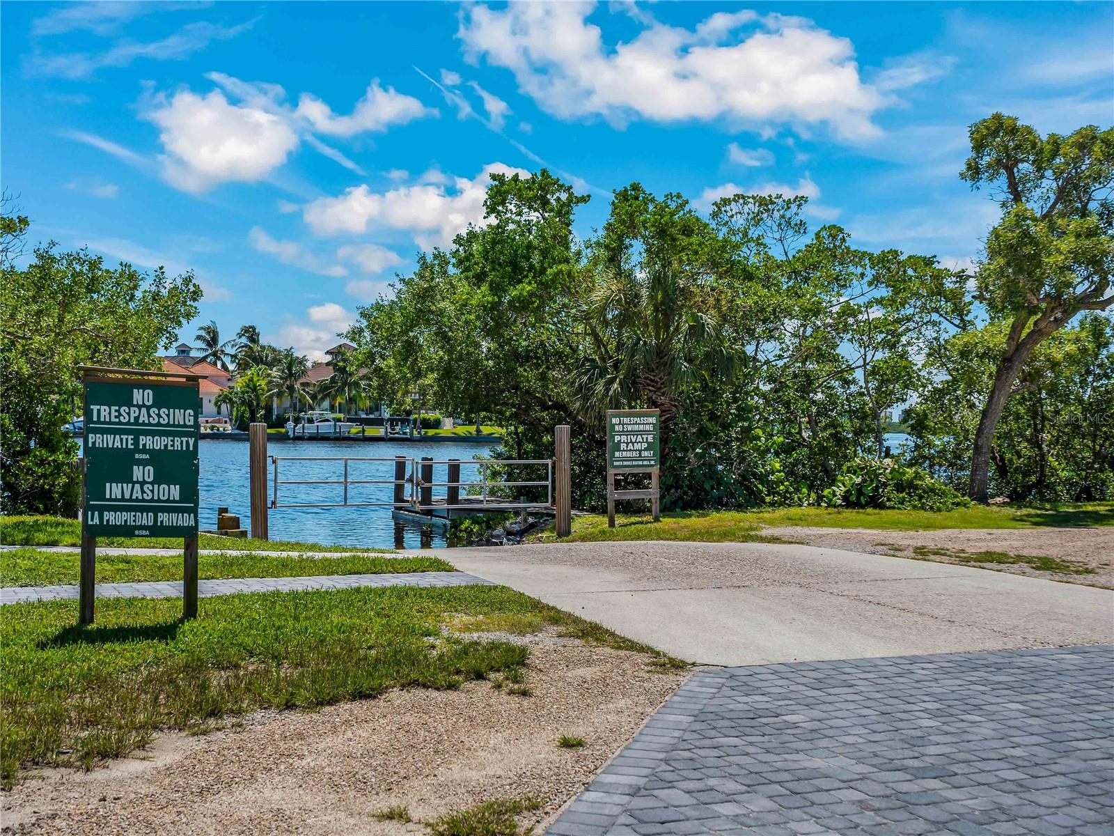 LITTLE HICKORY SHORES UNIT 3 - Residential