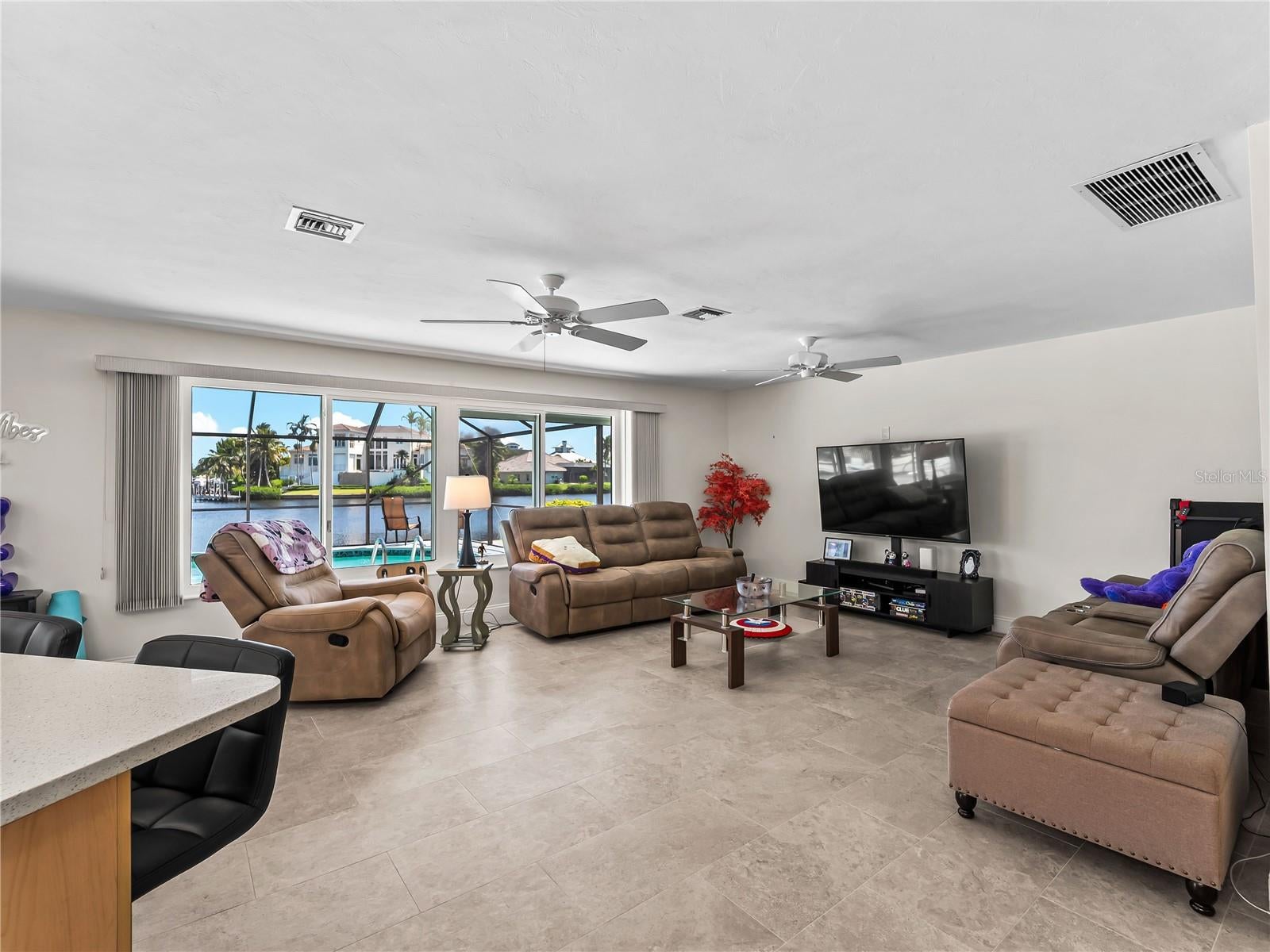 LITTLE HICKORY SHORES UNIT 3 - Residential