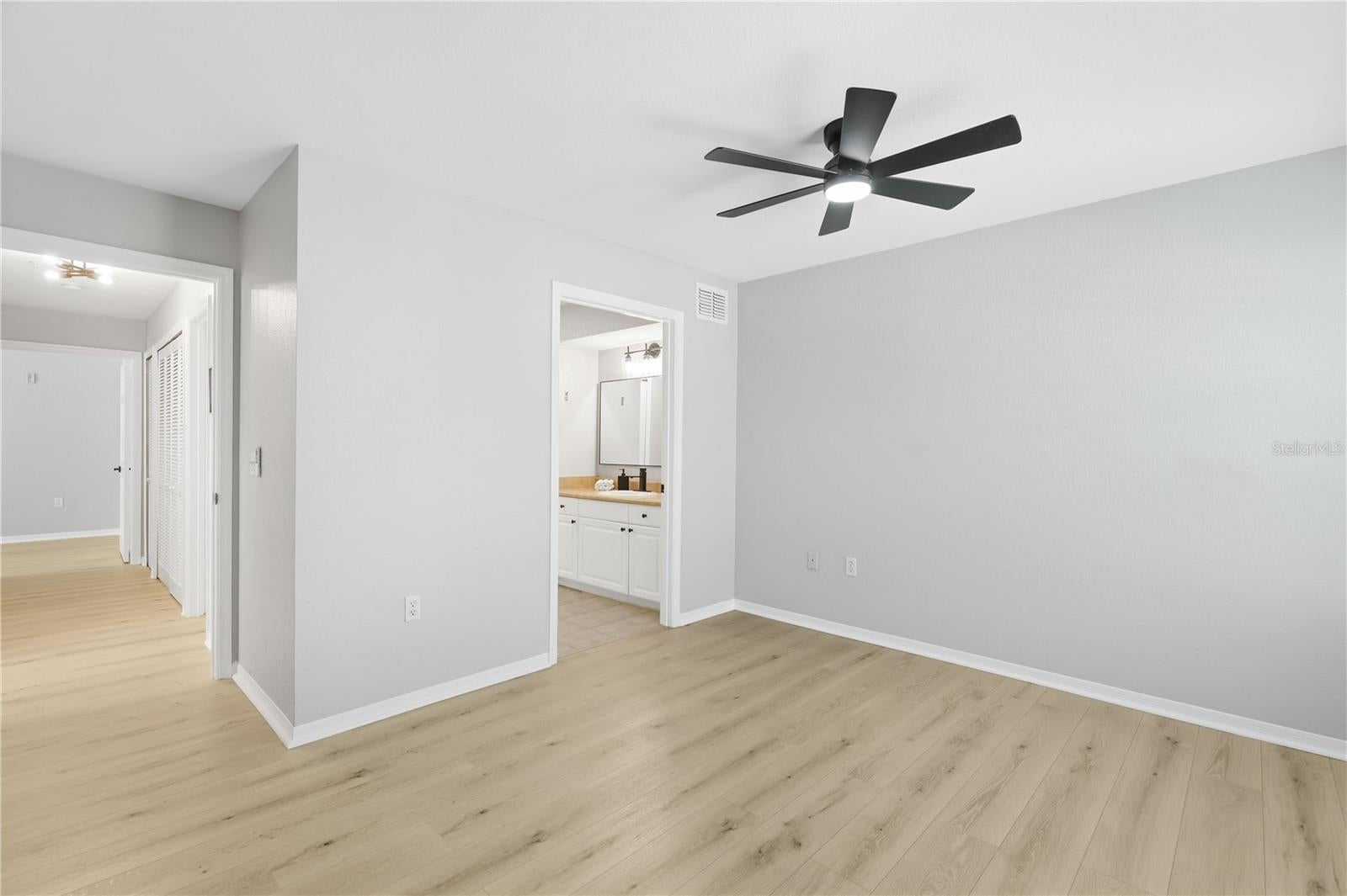 ADMIRALS WALK - Residential