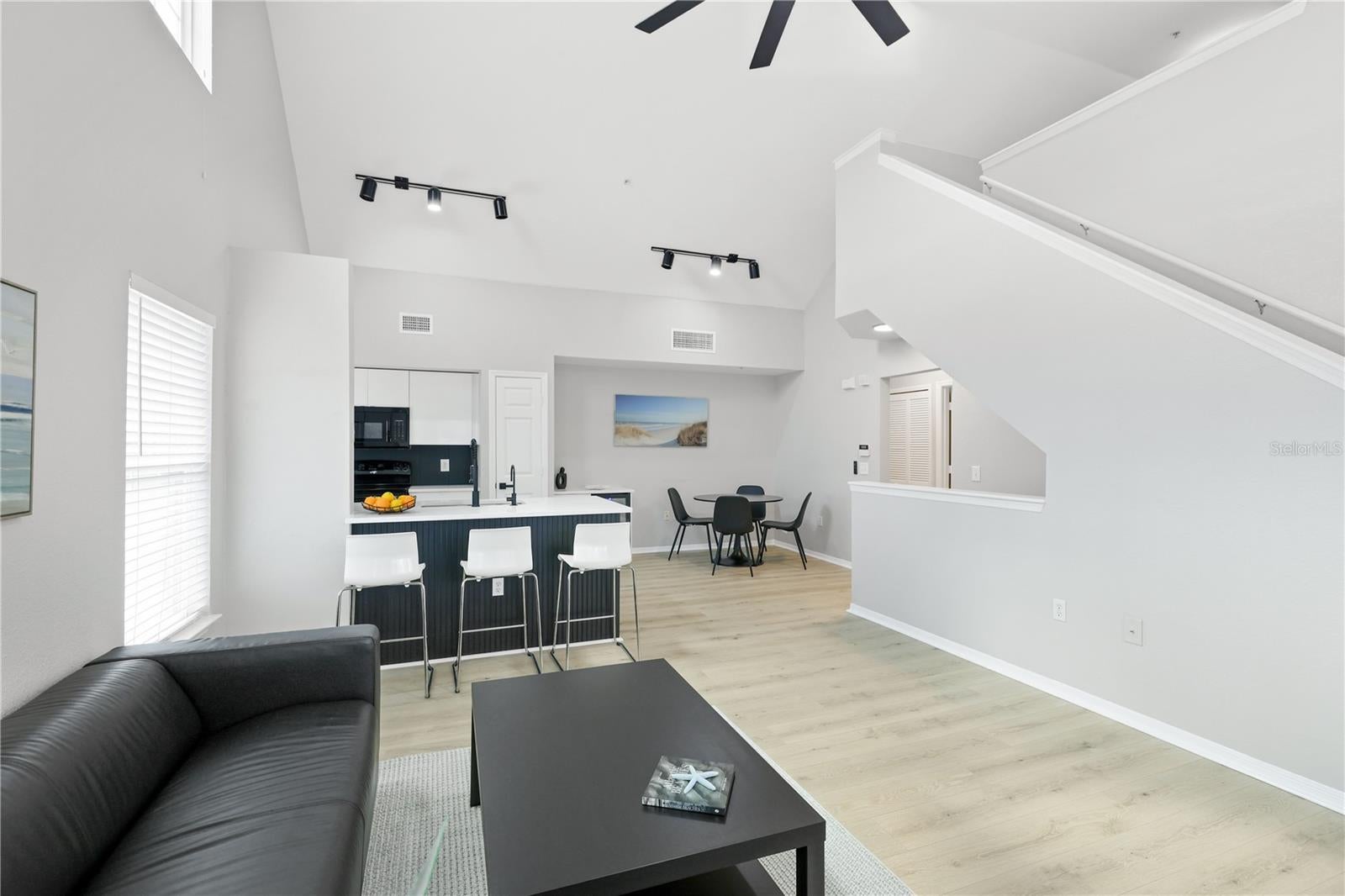 ADMIRALS WALK - Residential