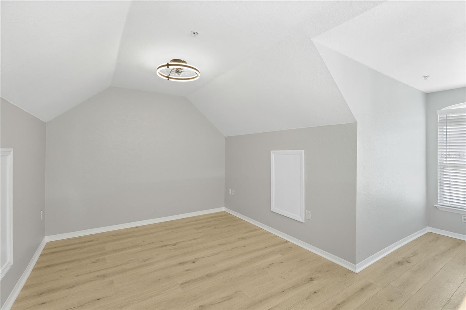 ADMIRALS WALK - Residential