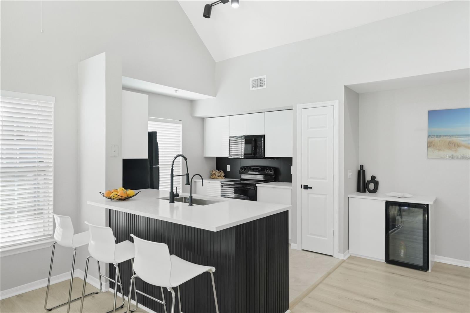 ADMIRALS WALK - Residential