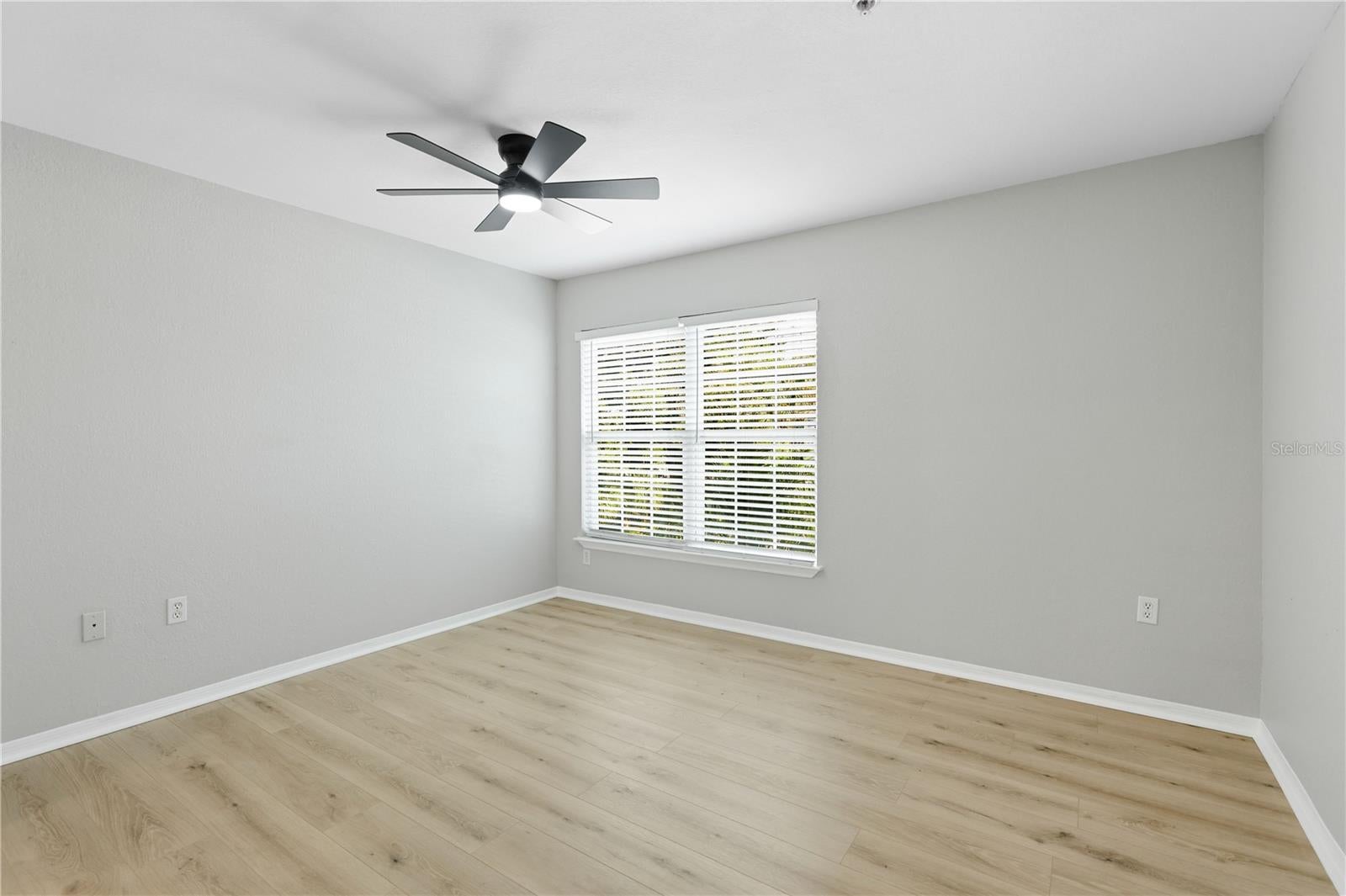ADMIRALS WALK - Residential