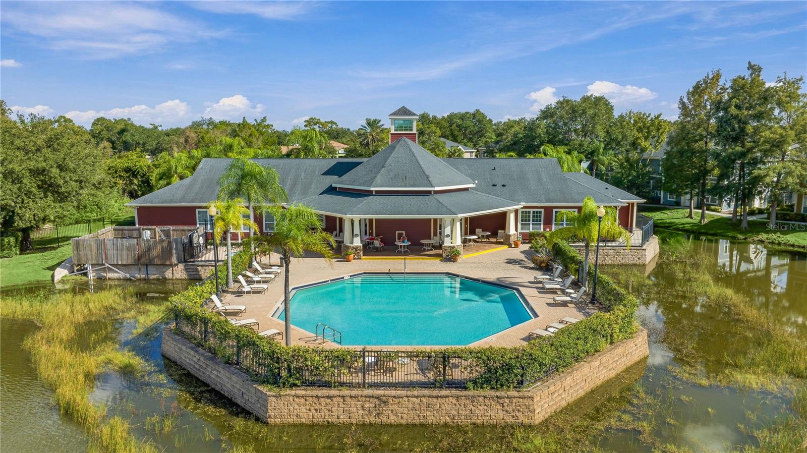 ADMIRALS WALK - Residential