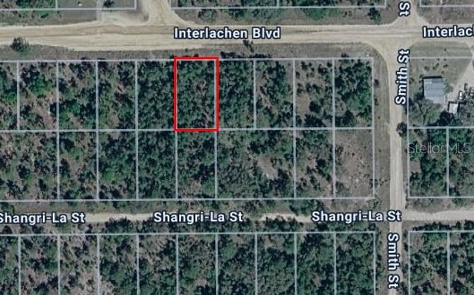 Excellent opportunity to secure this 0.23-acre lot in a quiet section of Interlachen Lakes Estates! This standard residential homesite offers a perfect rectangular layout for your next custom project or land portfolio.
Buyer to verify exact utility proximity and connection infrastructure requirements directly with Clay Electric. Drive by the block today to check out this land.
