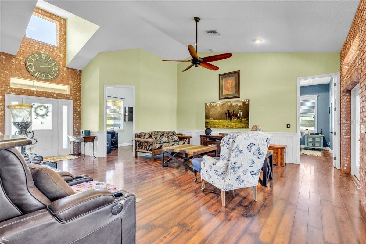 PRAIRIE CREEK PARK - Residential