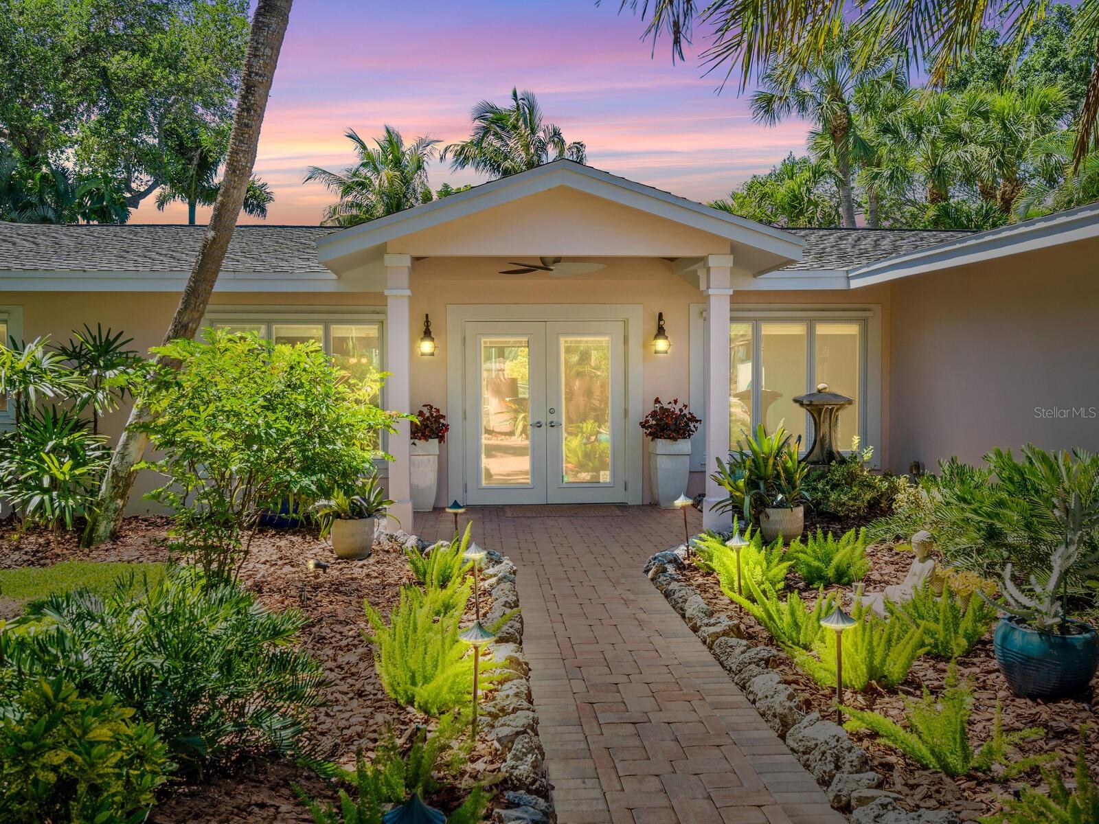 LOT 5 SARA SANDS UNIT 1 - Residential