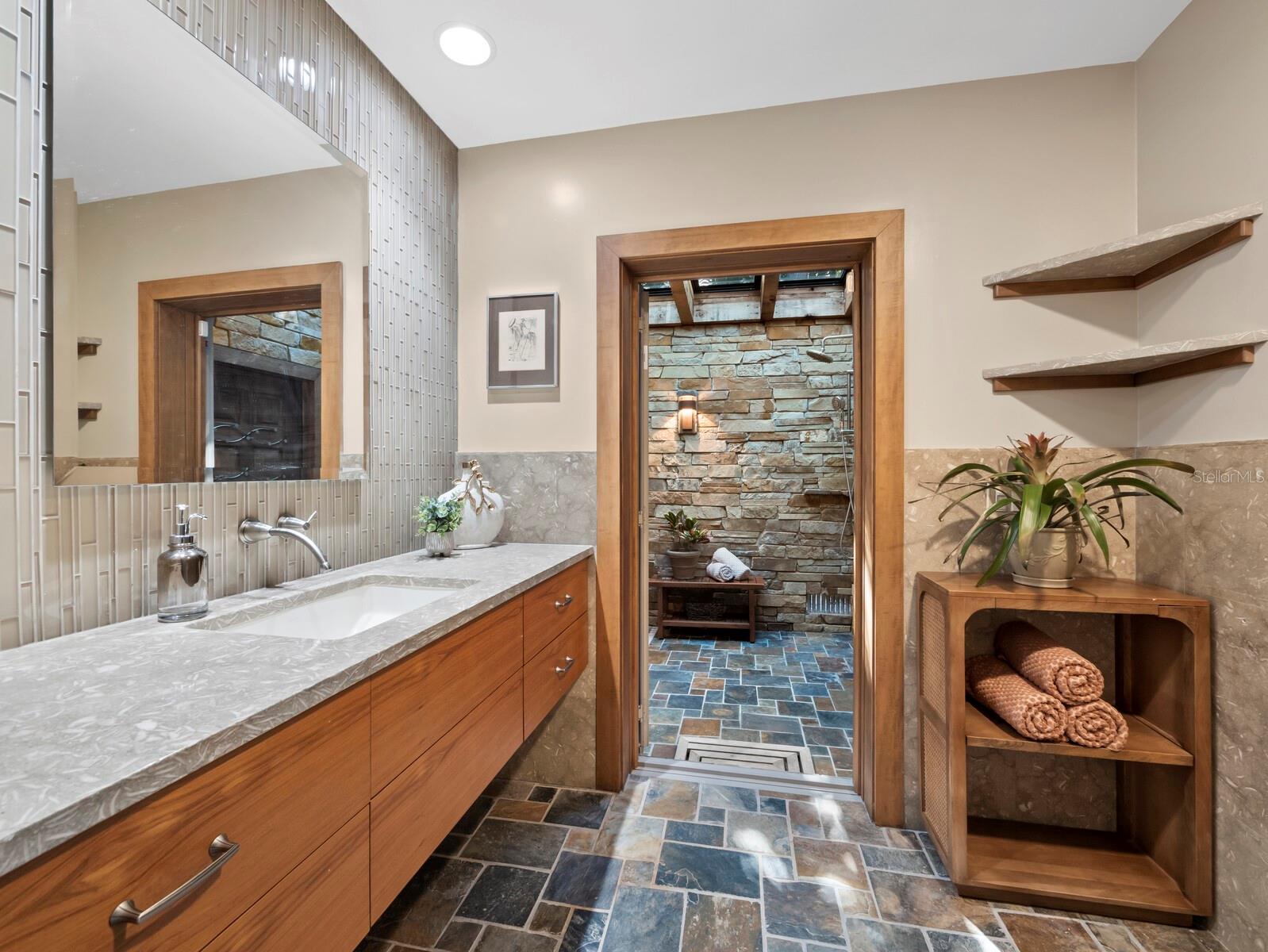 LOT 5 SARA SANDS UNIT 1 - Residential
