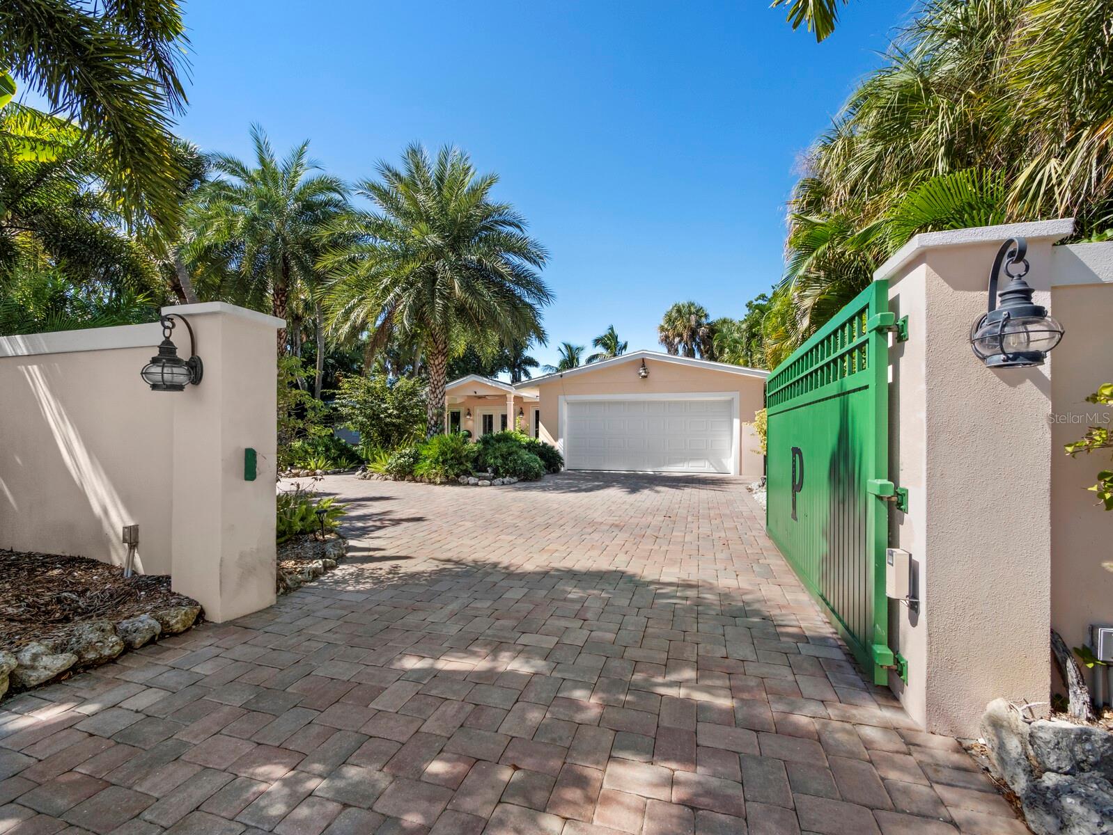 LOT 5 SARA SANDS UNIT 1 - Residential