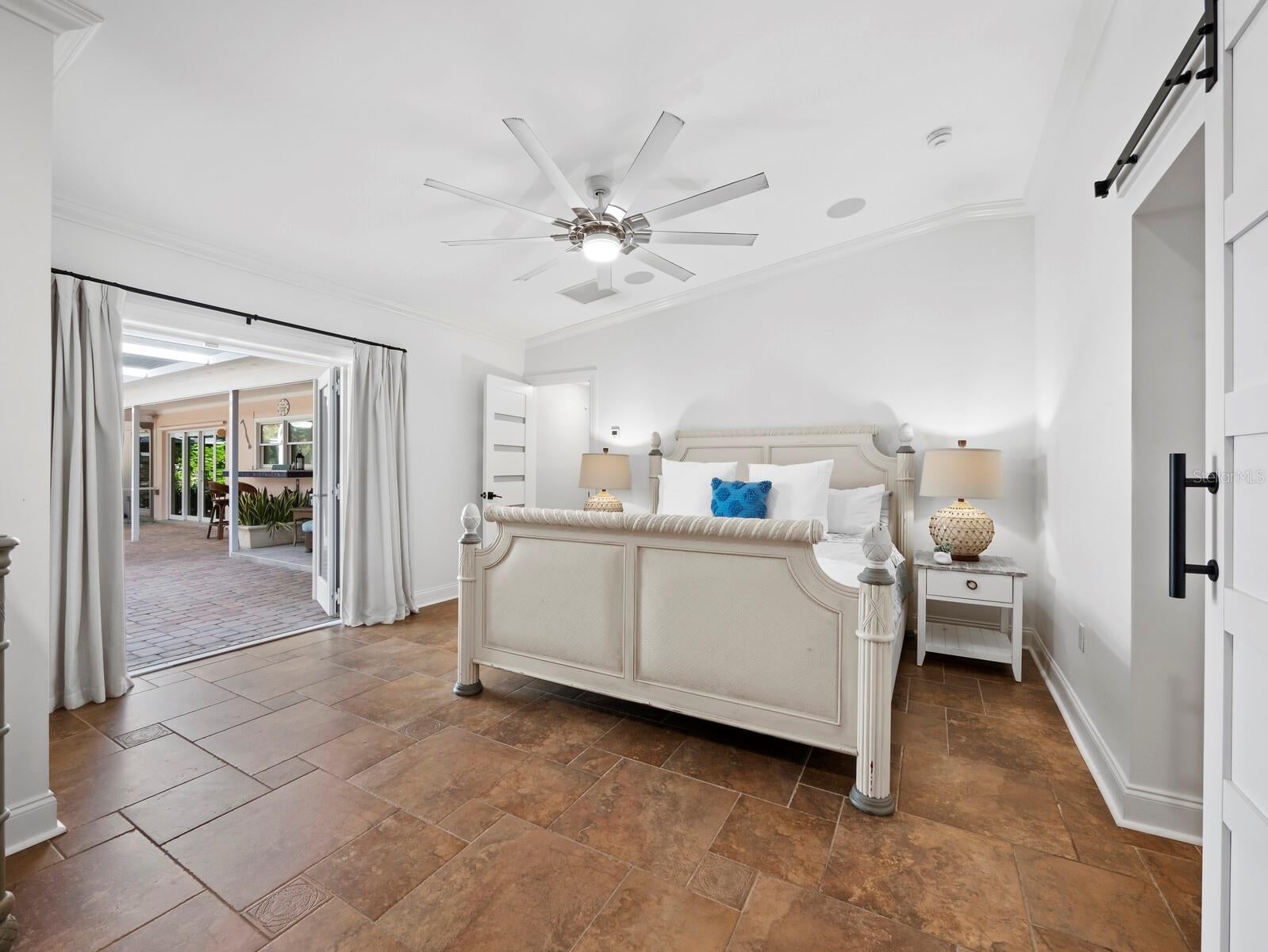 LOT 5 SARA SANDS UNIT 1 - Residential