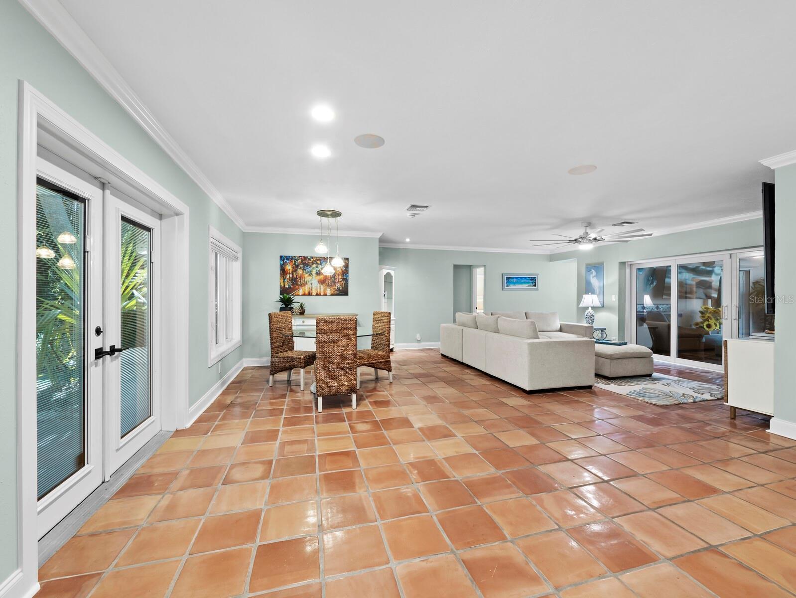 LOT 5 SARA SANDS UNIT 1 - Residential