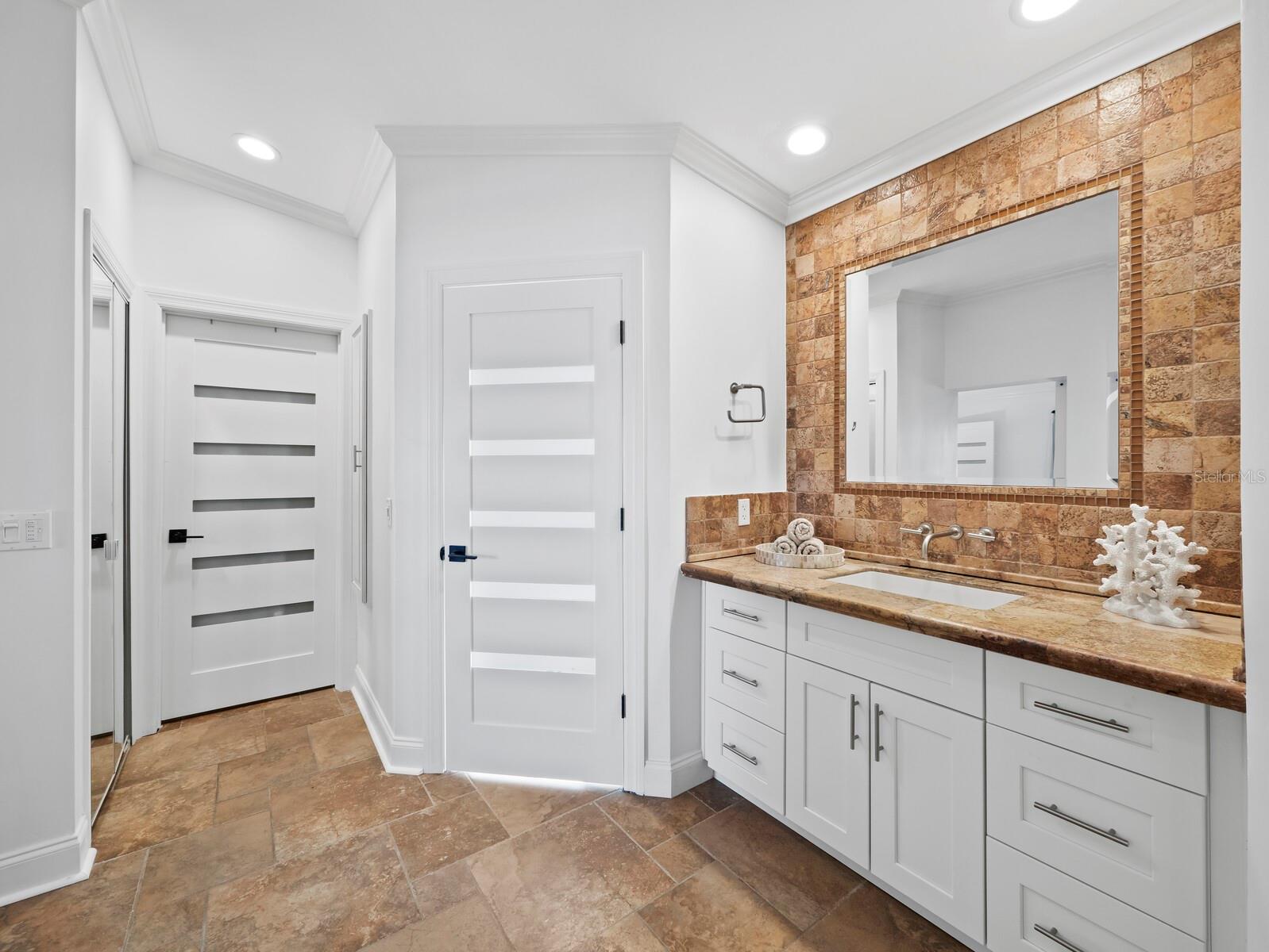 LOT 5 SARA SANDS UNIT 1 - Residential