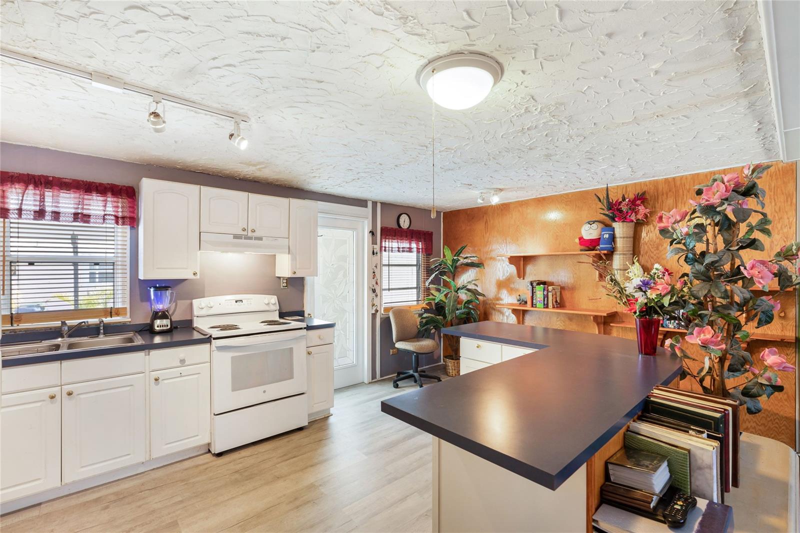 VENICE ISLE - Residential